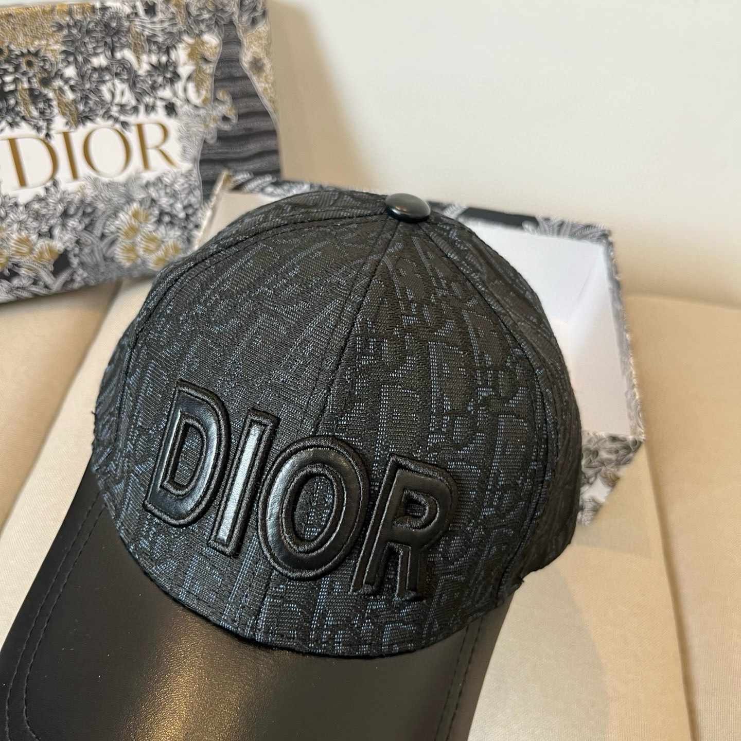 【DIOR迪奥】新款走量简约棒球帽🧢，新款出货，大牌款超好搭配，赶紧入手！