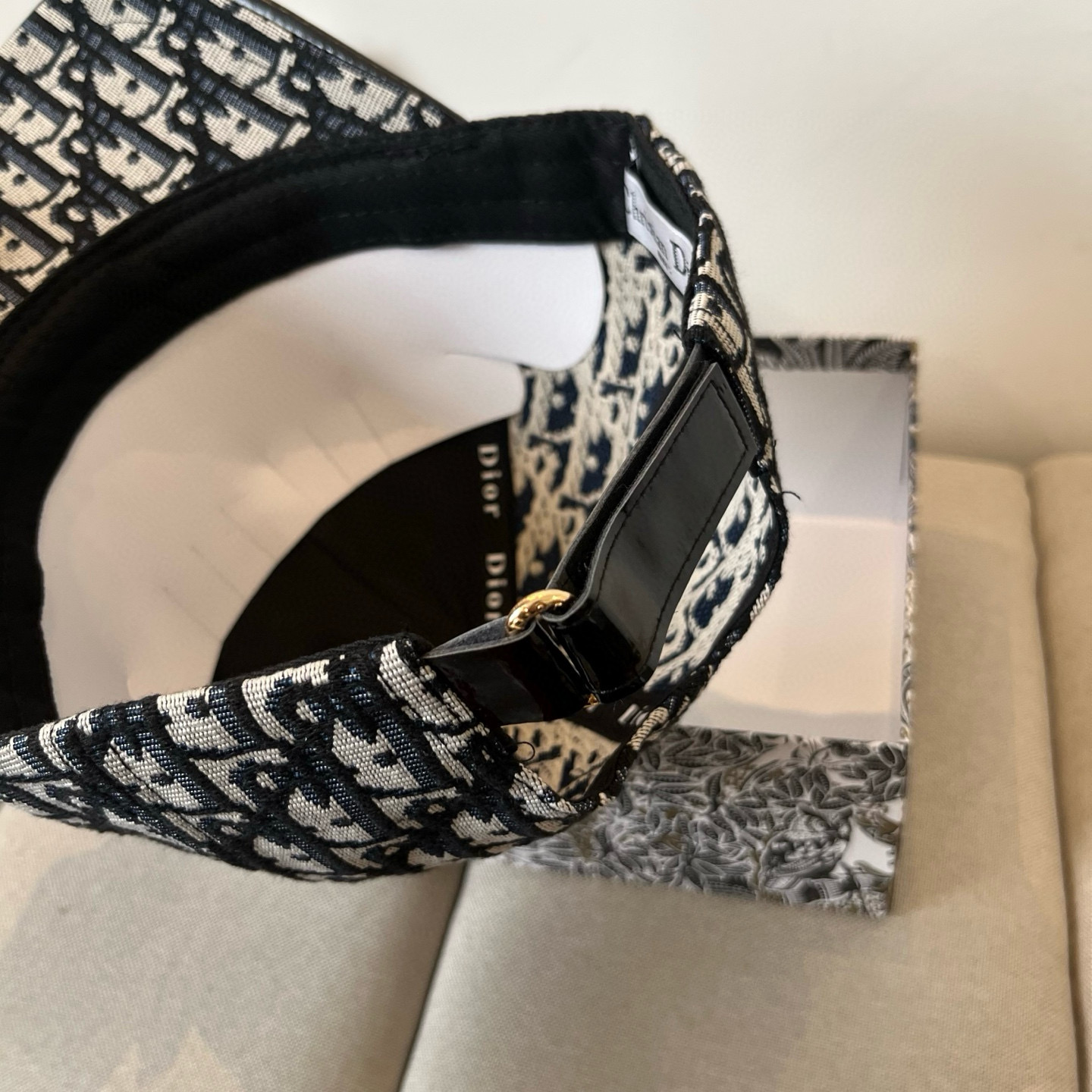 【DIOR迪奥】新款走量简约棒球帽🧢，新款出货，大牌款超好搭配，赶紧入手！