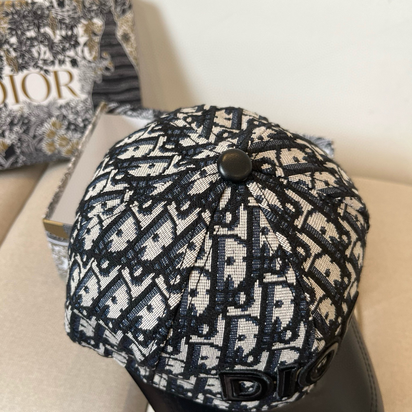 【DIOR迪奥】新款走量简约棒球帽🧢，新款出货，大牌款超好搭配，赶紧入手！