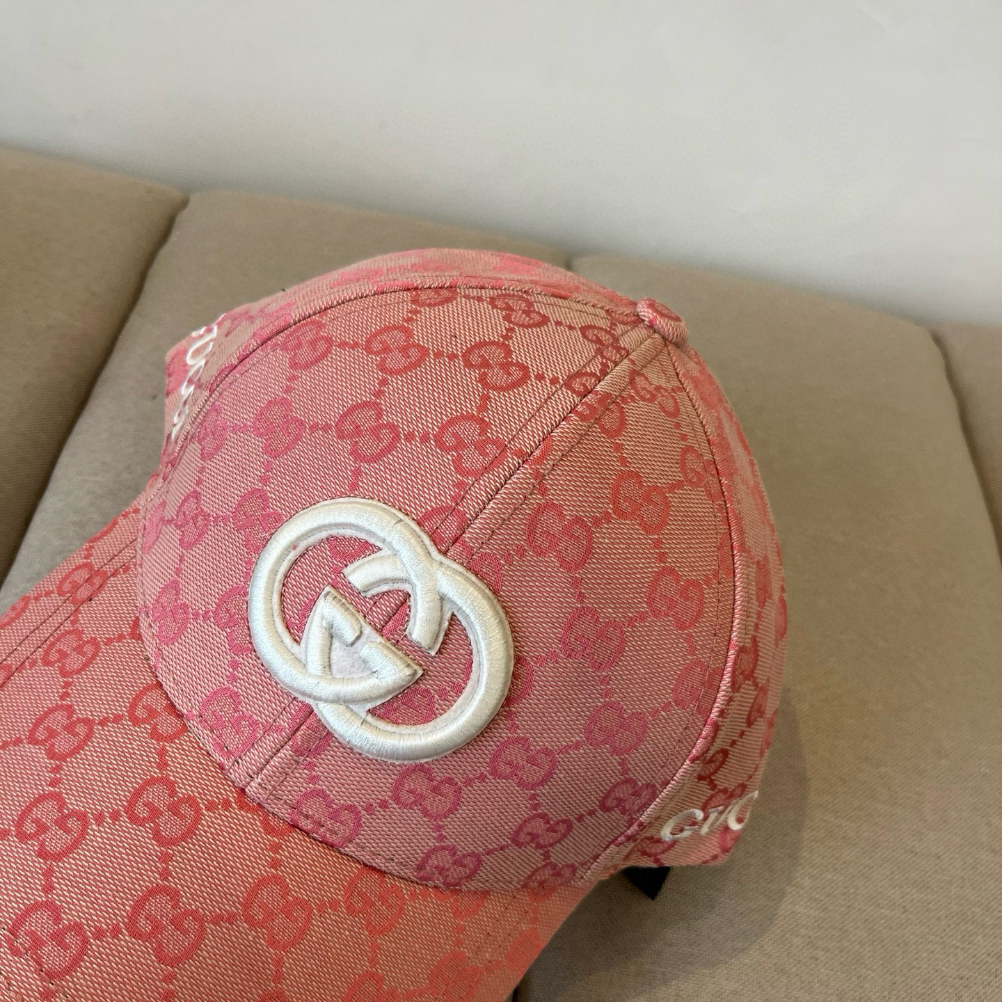  古奇棒球帽♥️GUCCI🧢官网新品，棒球帽，原单品质火爆来袭 。🎩 工艺非常精美 高档大气上档次！低调