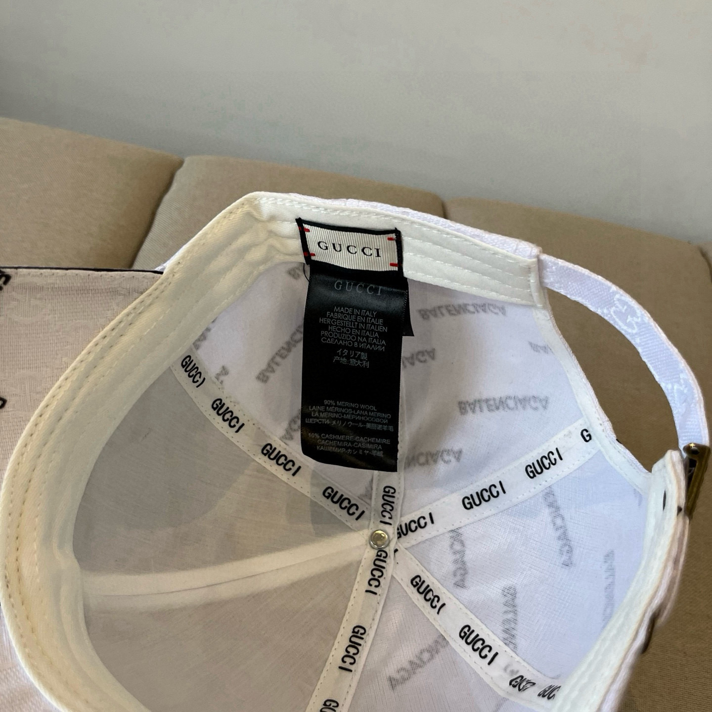  BALENCIAGA巴黎世家新款logo棒球帽，很酷的色系，男女佩戴都有不同style，第一批抢先出货