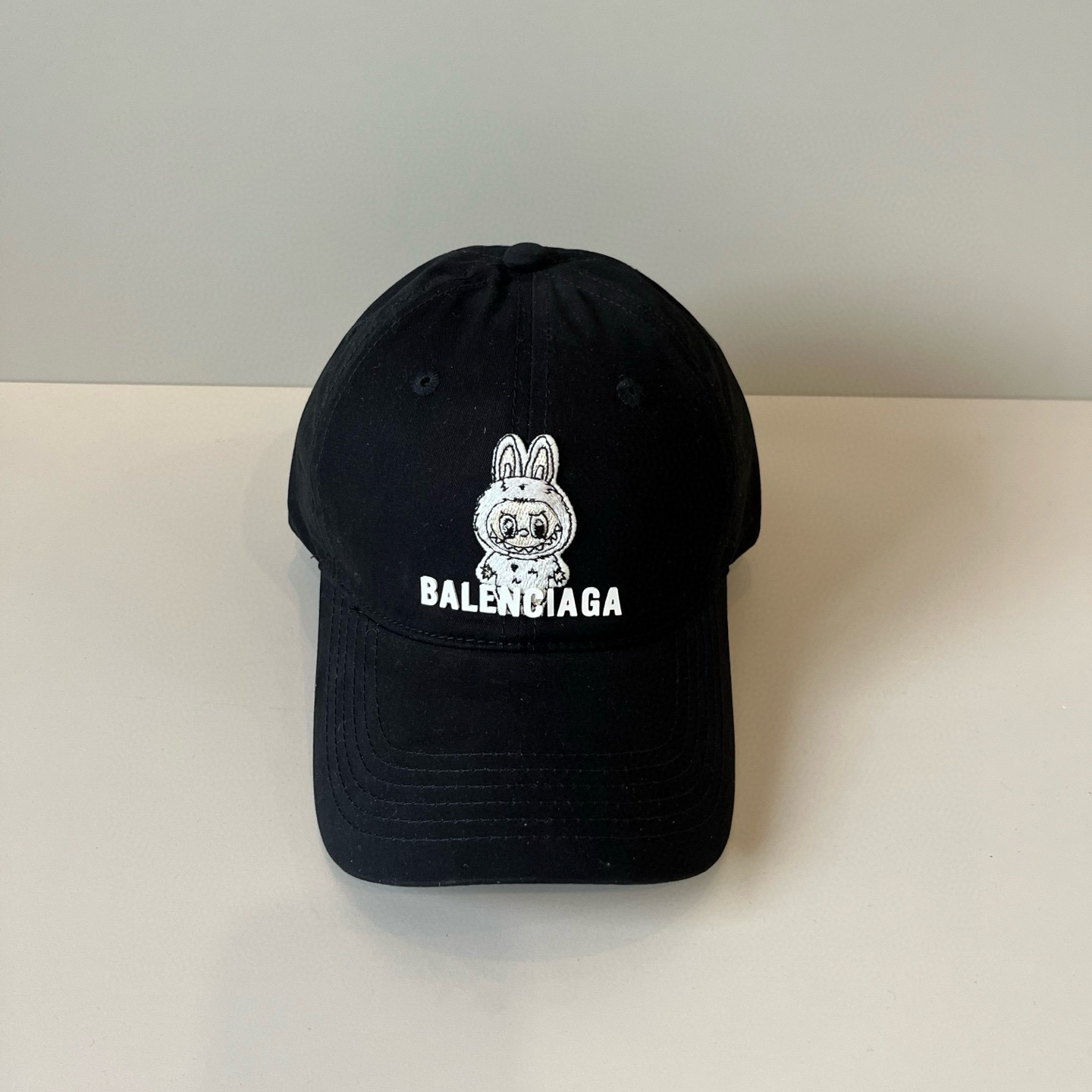  BALENCIAGA巴黎世家新款logo棒球帽，很酷的色系，男女佩戴都有不同style，第一批抢先出货