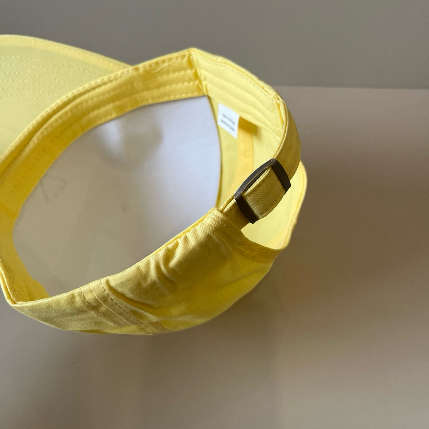  BALENCIAGA巴黎世家新款logo棒球帽，很酷的色系，男女佩戴都有不同style，第一批抢先出货