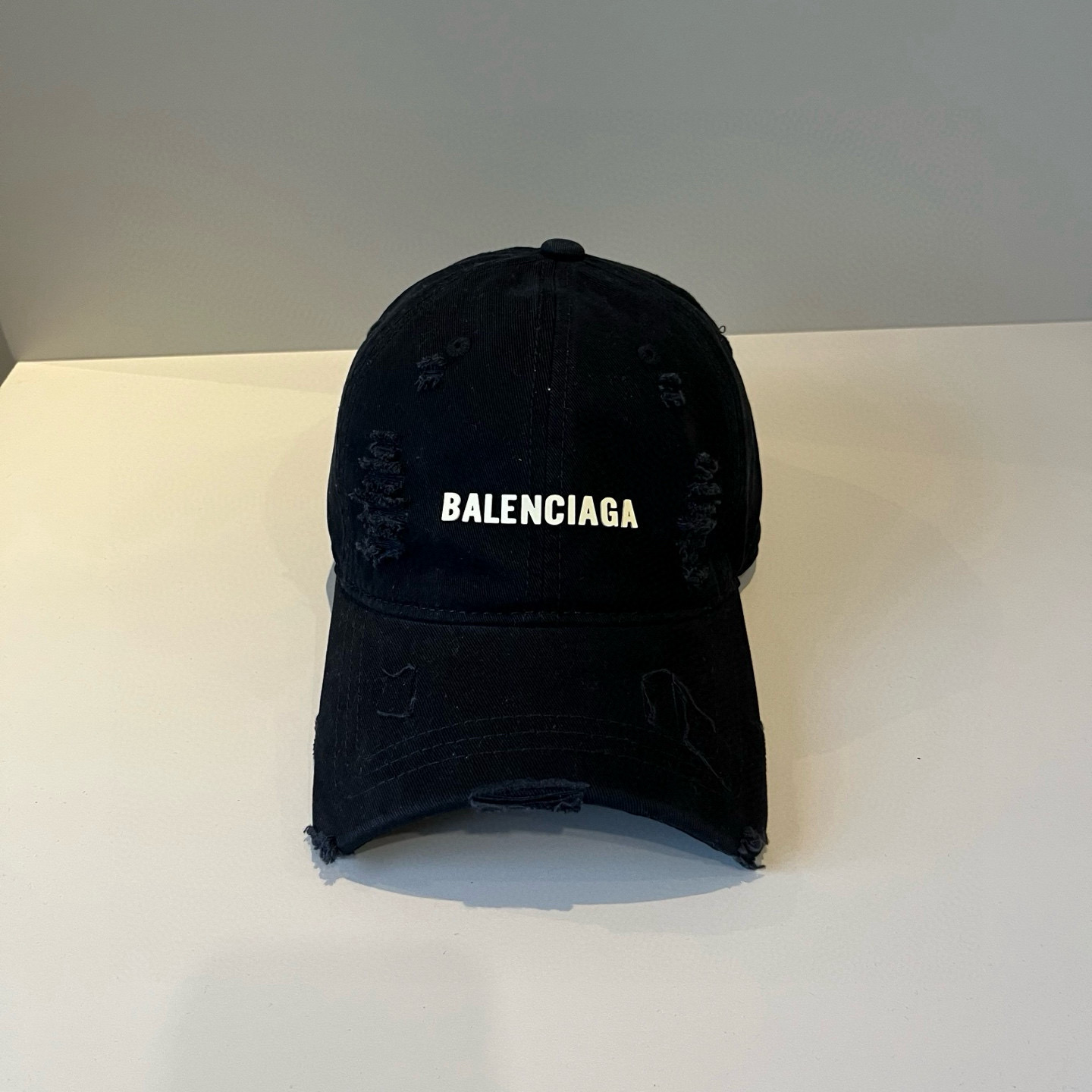  BALENCIAGA巴黎世家新款logo棒球帽，很酷的色系，男女佩戴都有不同style，第一批抢先出货
