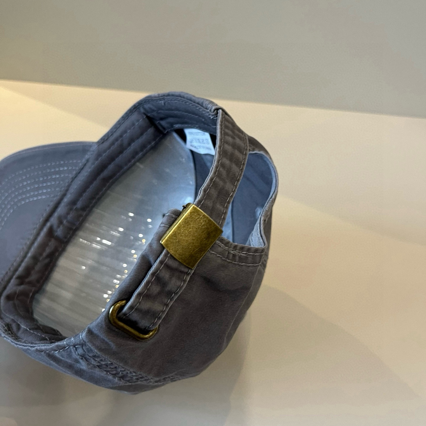  BALENCIAGA巴黎世家新款logo棒球帽，很酷的色系，男女佩戴都有不同style，第一批抢先出货