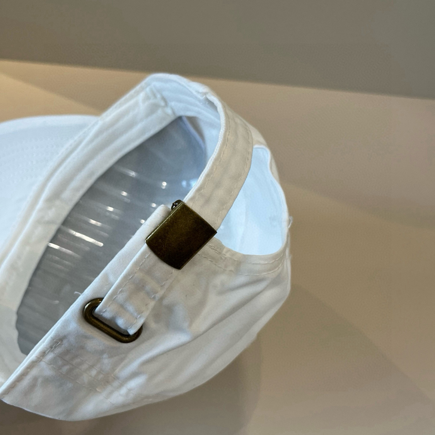  BALENCIAGA巴黎世家新款logo棒球帽，很酷的色系，男女佩戴都有不同style，第一批抢先出货