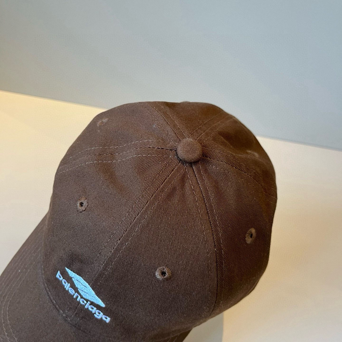  BALENCIAGA巴黎世家新款logo棒球帽，很酷的色系，男女佩戴都有不同style，第一批抢先出货