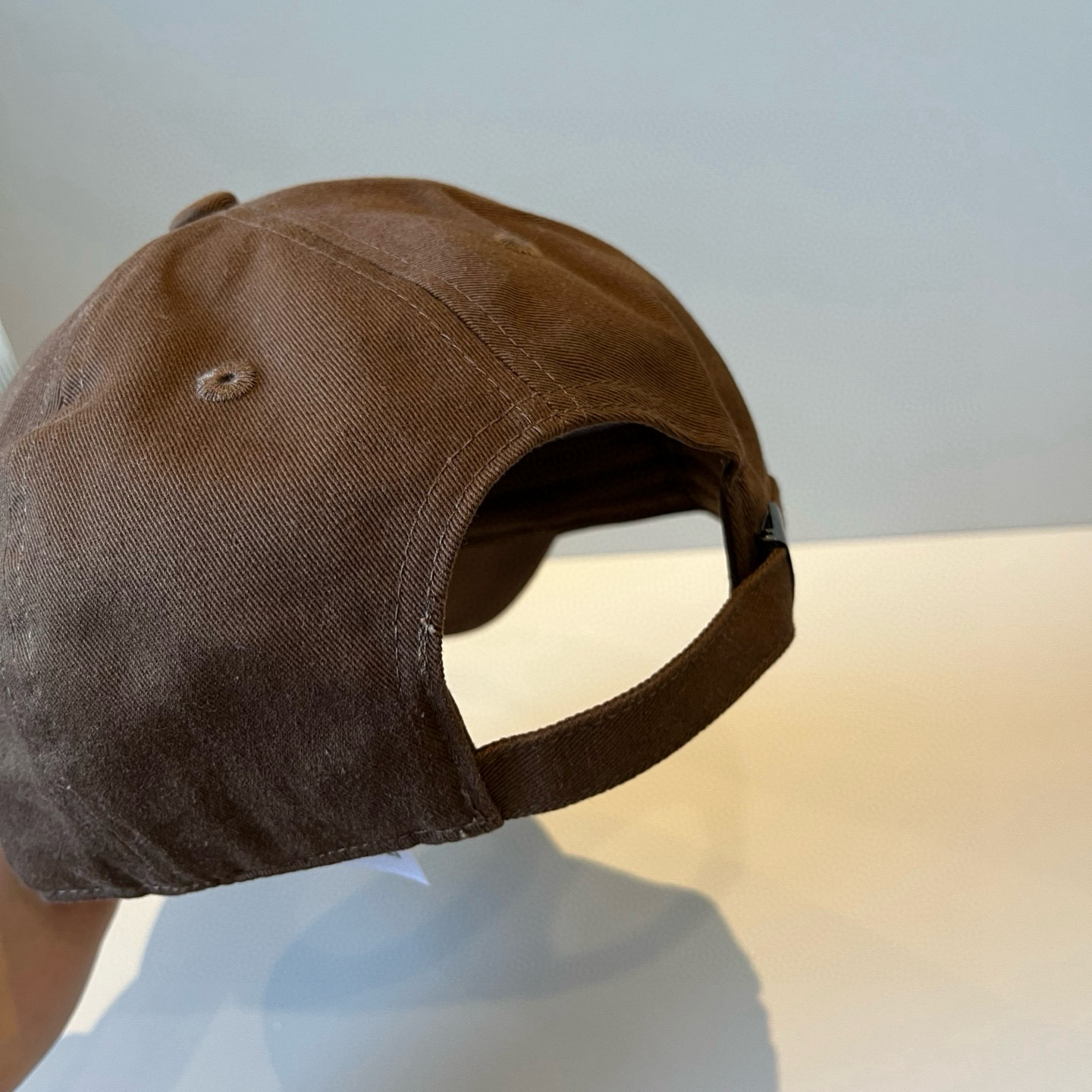  BALENCIAGA巴黎世家新款logo棒球帽，很酷的色系，男女佩戴都有不同style，第一批抢先出货