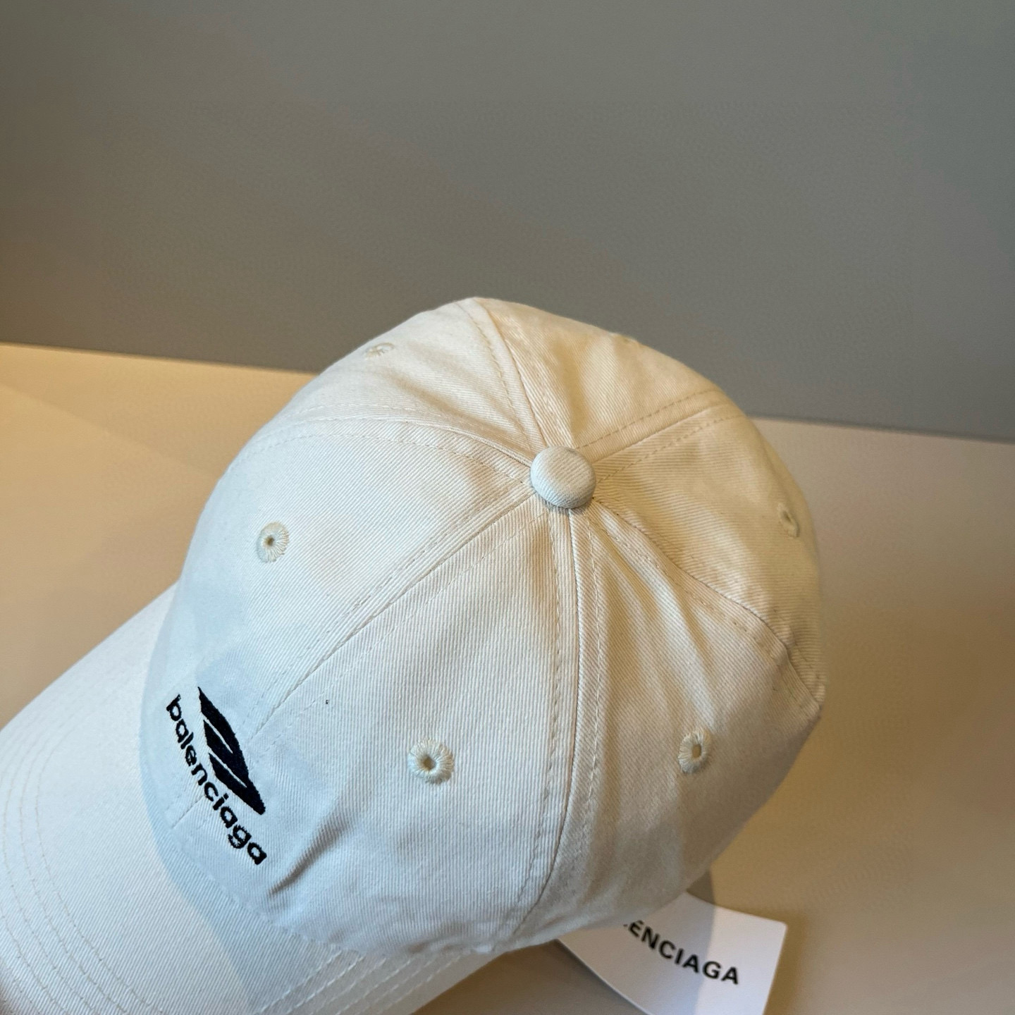  BALENCIAGA巴黎世家新款logo棒球帽，很酷的色系，男女佩戴都有不同style，第一批抢先出货