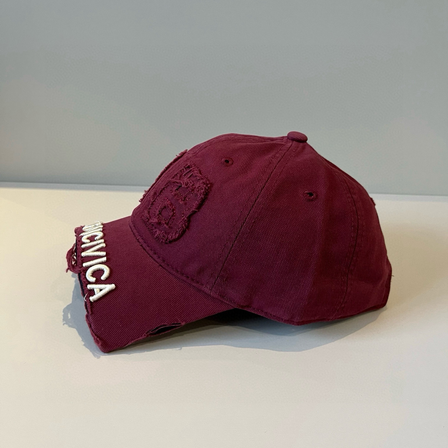  BALENCIAGA巴黎世家新款logo棒球帽，很酷的色系，男女佩戴都有不同style，第一批抢先出货