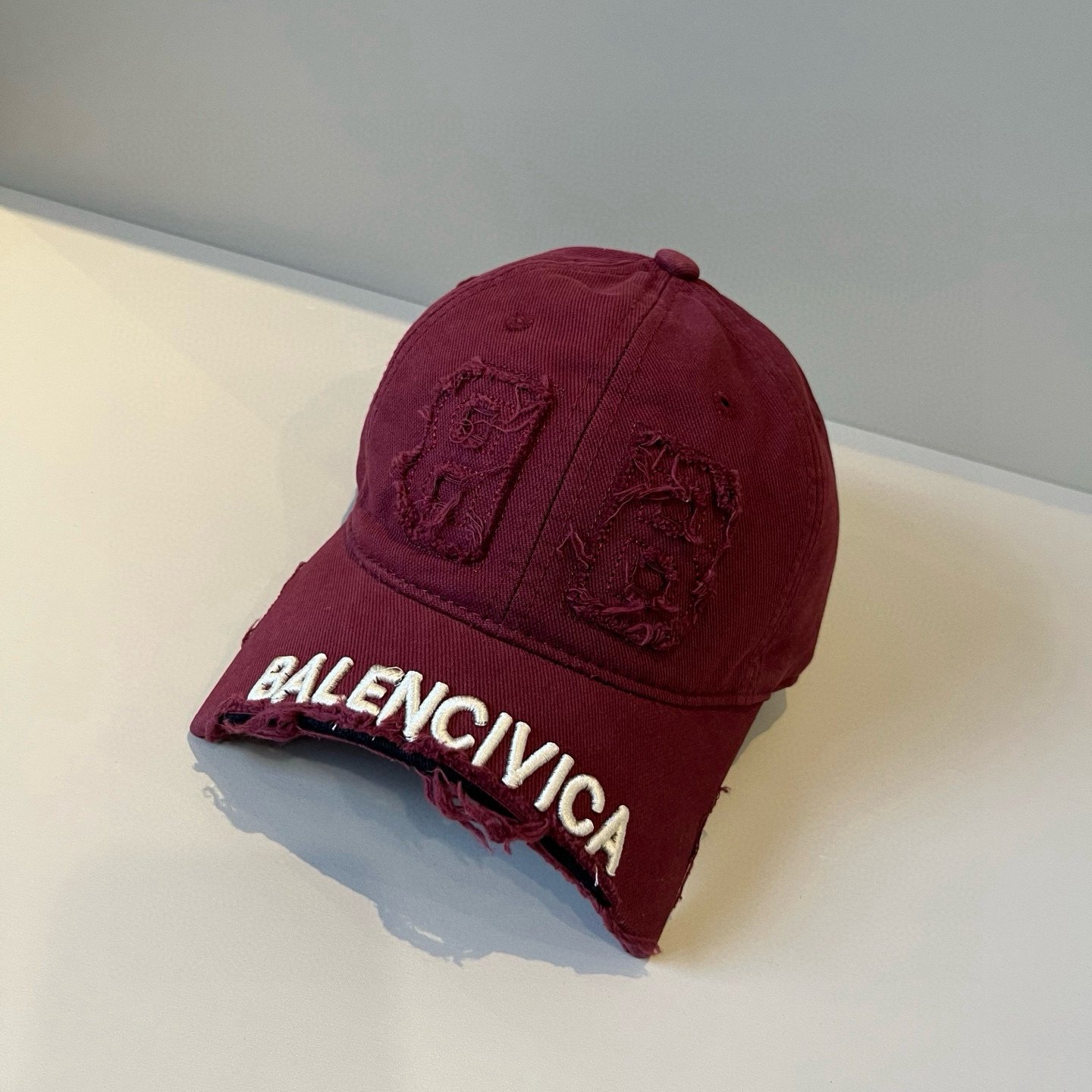  BALENCIAGA巴黎世家新款logo棒球帽，很酷的色系，男女佩戴都有不同style，第一批抢先出货