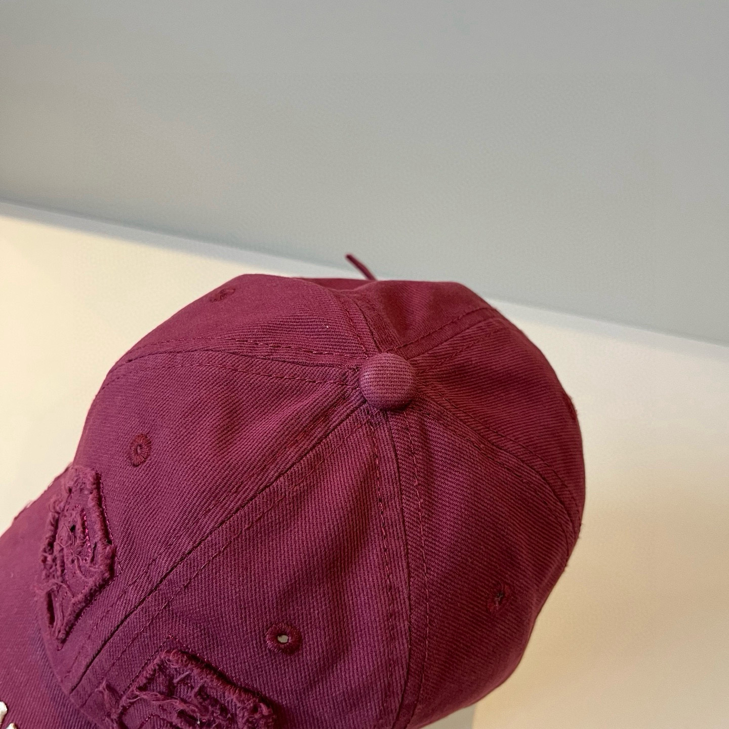  BALENCIAGA巴黎世家新款logo棒球帽，很酷的色系，男女佩戴都有不同style，第一批抢先出货