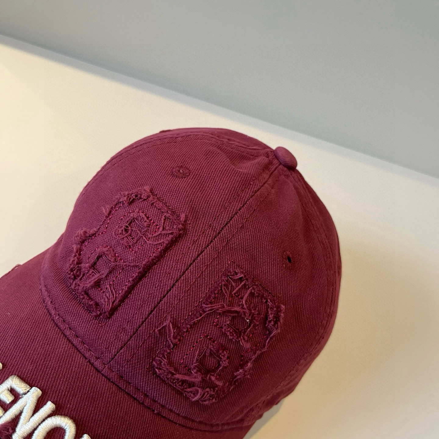  BALENCIAGA巴黎世家新款logo棒球帽，很酷的色系，男女佩戴都有不同style，第一批抢先出货