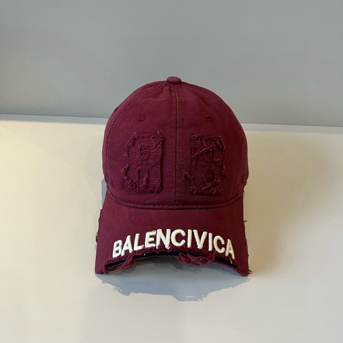  BALENCIAGA巴黎世家新款logo棒球帽，很酷的色系，男女佩戴都有不同style，第一批抢先出货