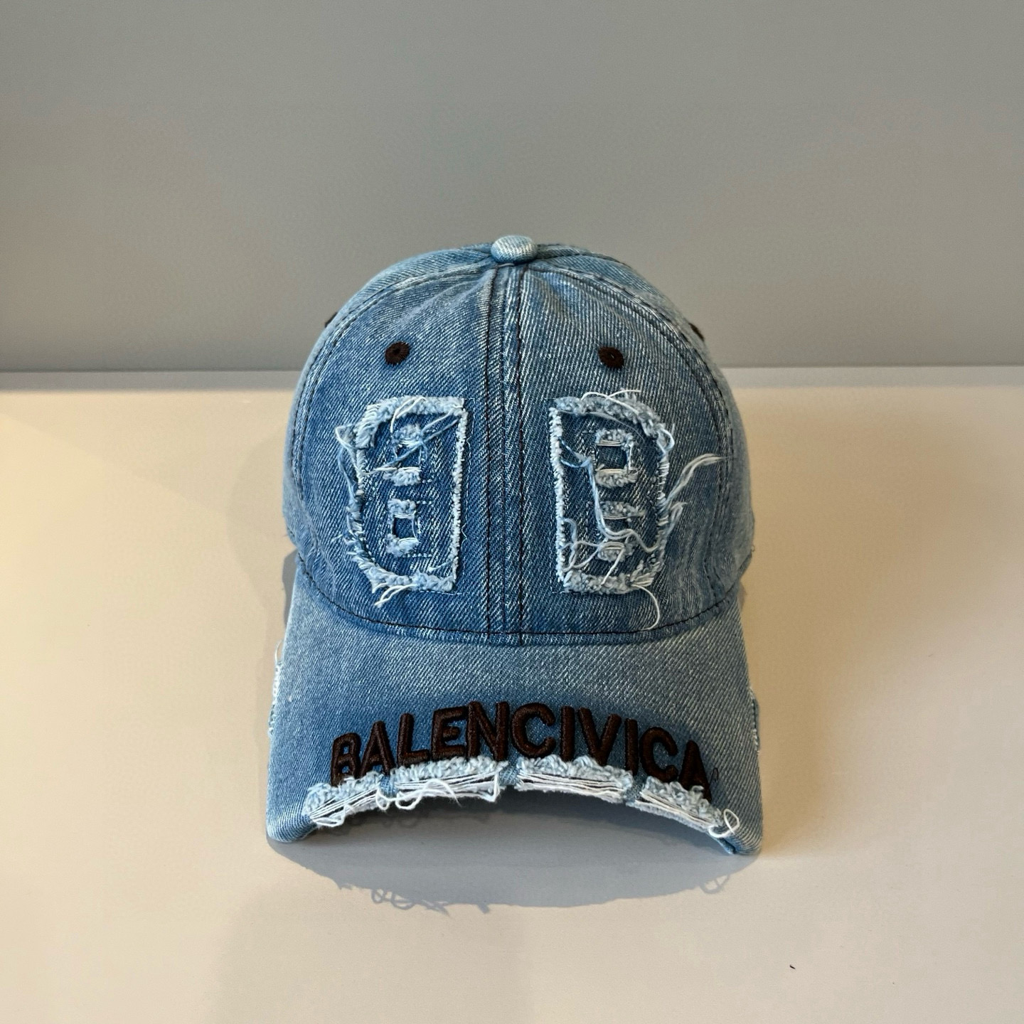  BALENCIAGA巴黎世家新款logo棒球帽，很酷的色系，男女佩戴都有不同style，第一批抢先出货