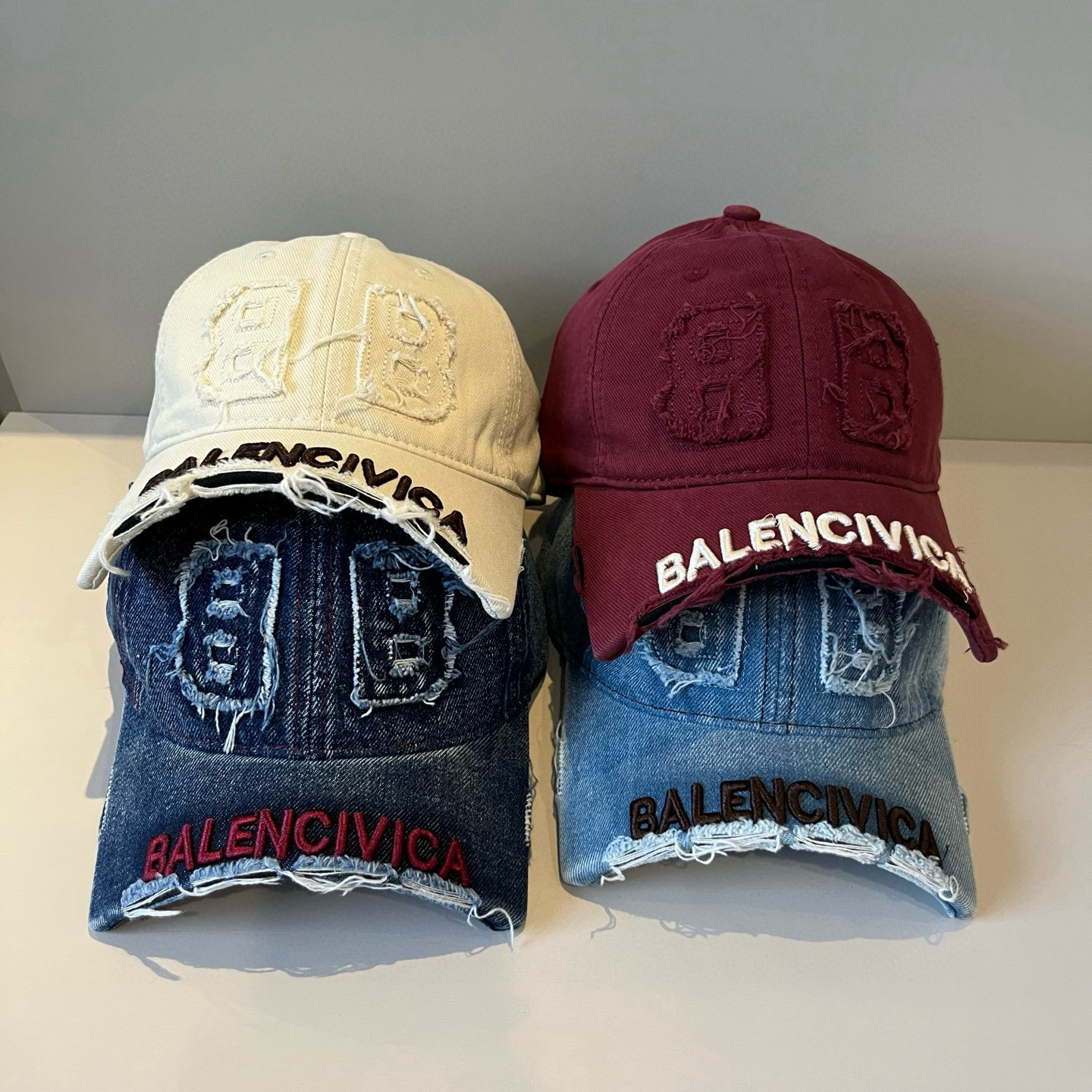  BALENCIAGA巴黎世家新款logo棒球帽，很酷的色系，男女佩戴都有不同style，第一批抢先出货