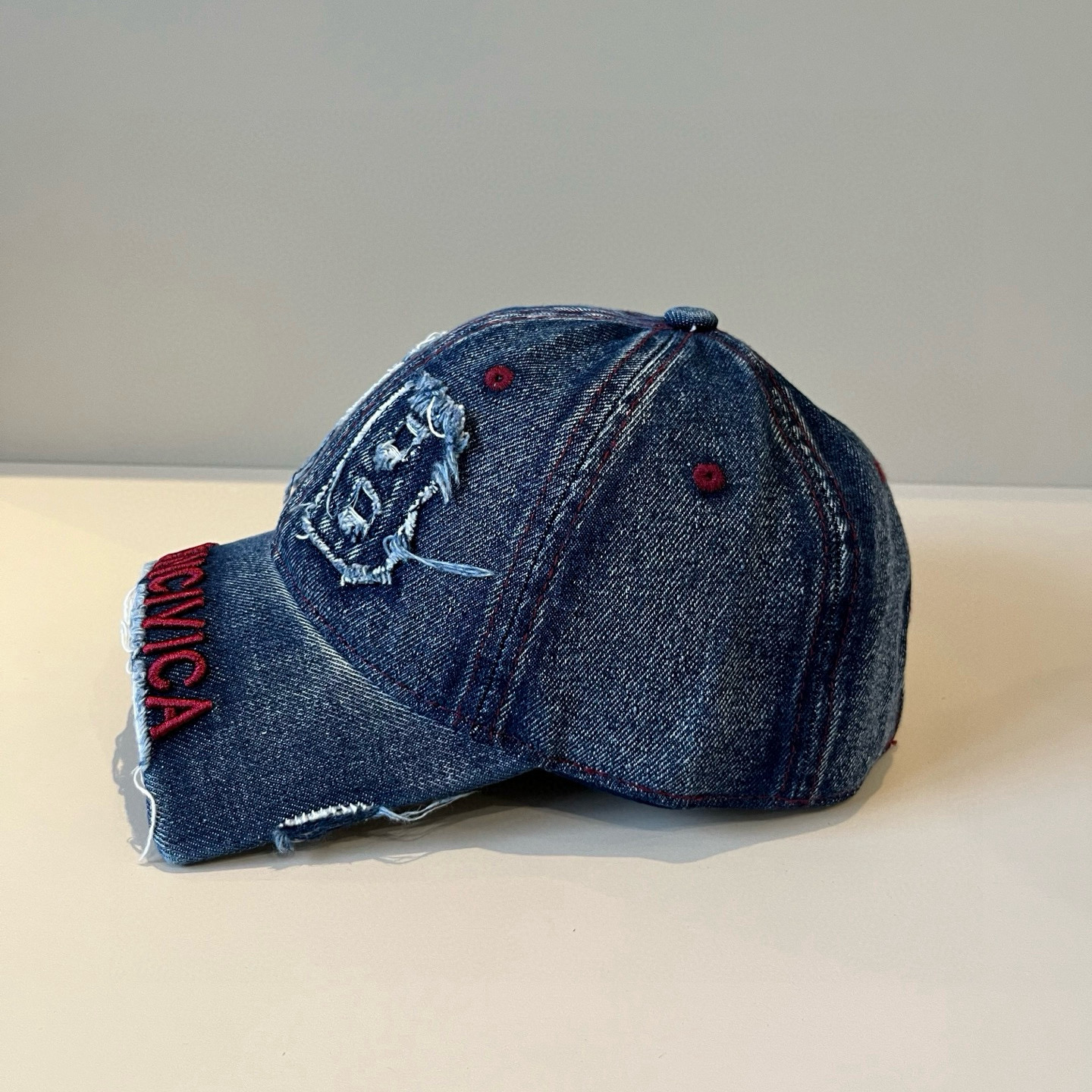  BALENCIAGA巴黎世家新款logo棒球帽，很酷的色系，男女佩戴都有不同style，第一批抢先出货