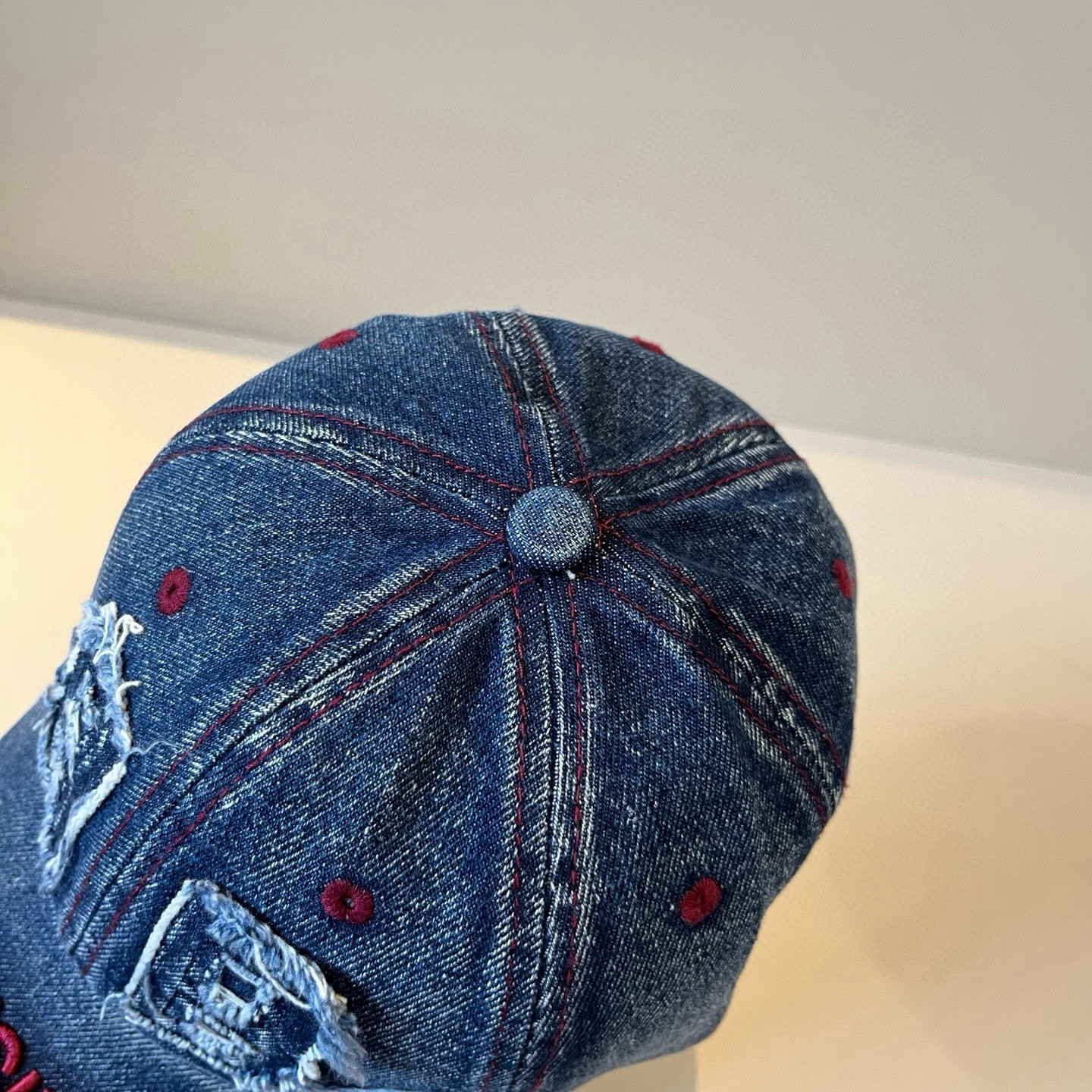  BALENCIAGA巴黎世家新款logo棒球帽，很酷的色系，男女佩戴都有不同style，第一批抢先出货