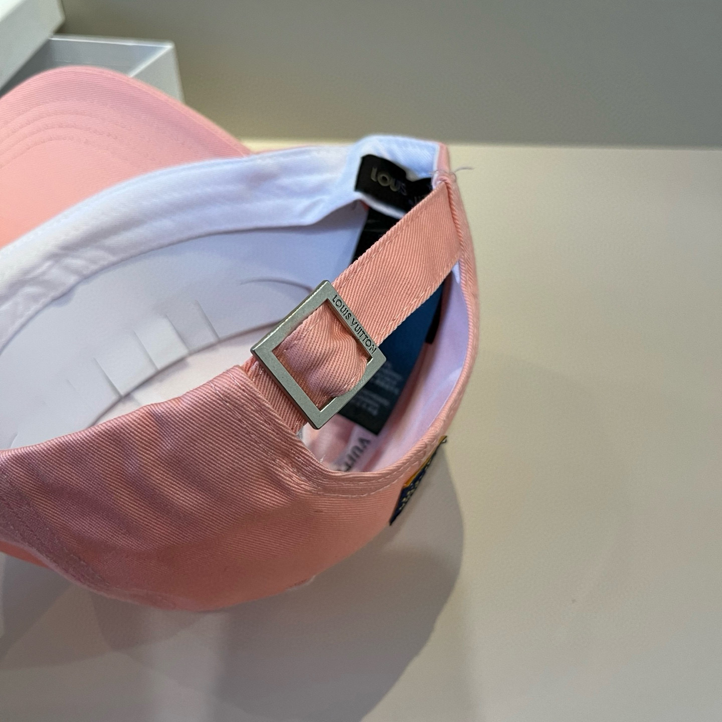 🧢路易威登棒球帽 LouisVuitton😍新款LV棒球帽，重工打造♥️高端大气，百搭款🤗男女通用！跑量