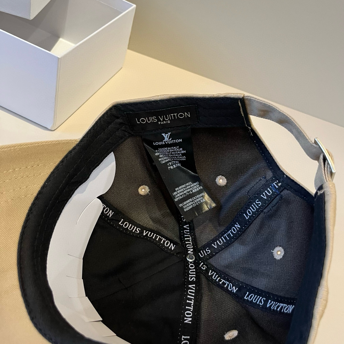 🧢路易威登棒球帽 LouisVuitton😍新款LV棒球帽，重工打造♥️高端大气，百搭款🤗男女通用！跑量