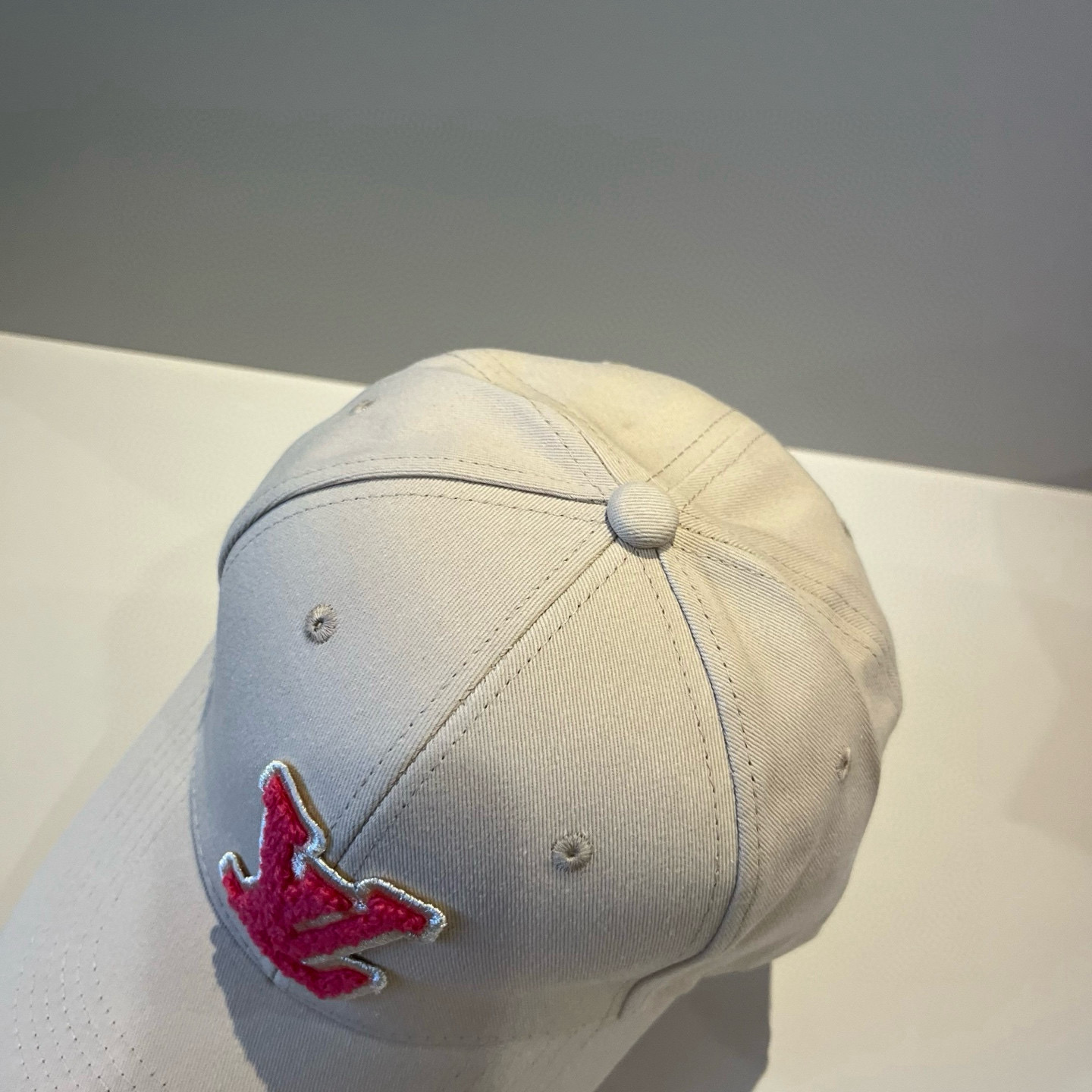 🧢路易威登棒球帽 LouisVuitton😍新款LV棒球帽，重工打造♥️高端大气，百搭款🤗男女通用！跑量