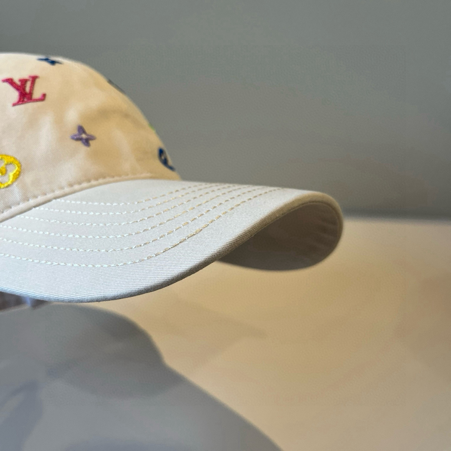 🧢路易威登棒球帽 LouisVuitton😍新款LV棒球帽，重工打造♥️高端大气，百搭款🤗男女通用！跑量