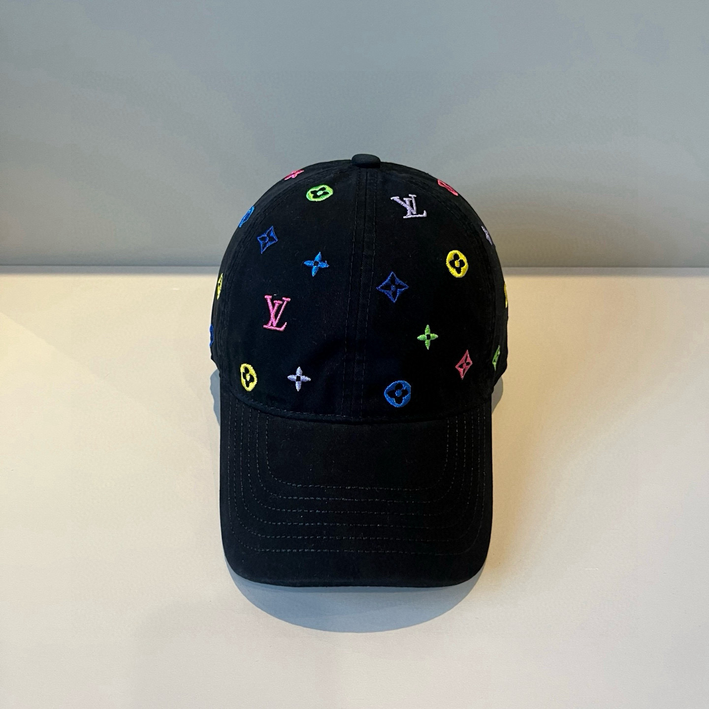 🧢路易威登棒球帽 LouisVuitton😍新款LV棒球帽，重工打造♥️高端大气，百搭款🤗男女通用！跑量