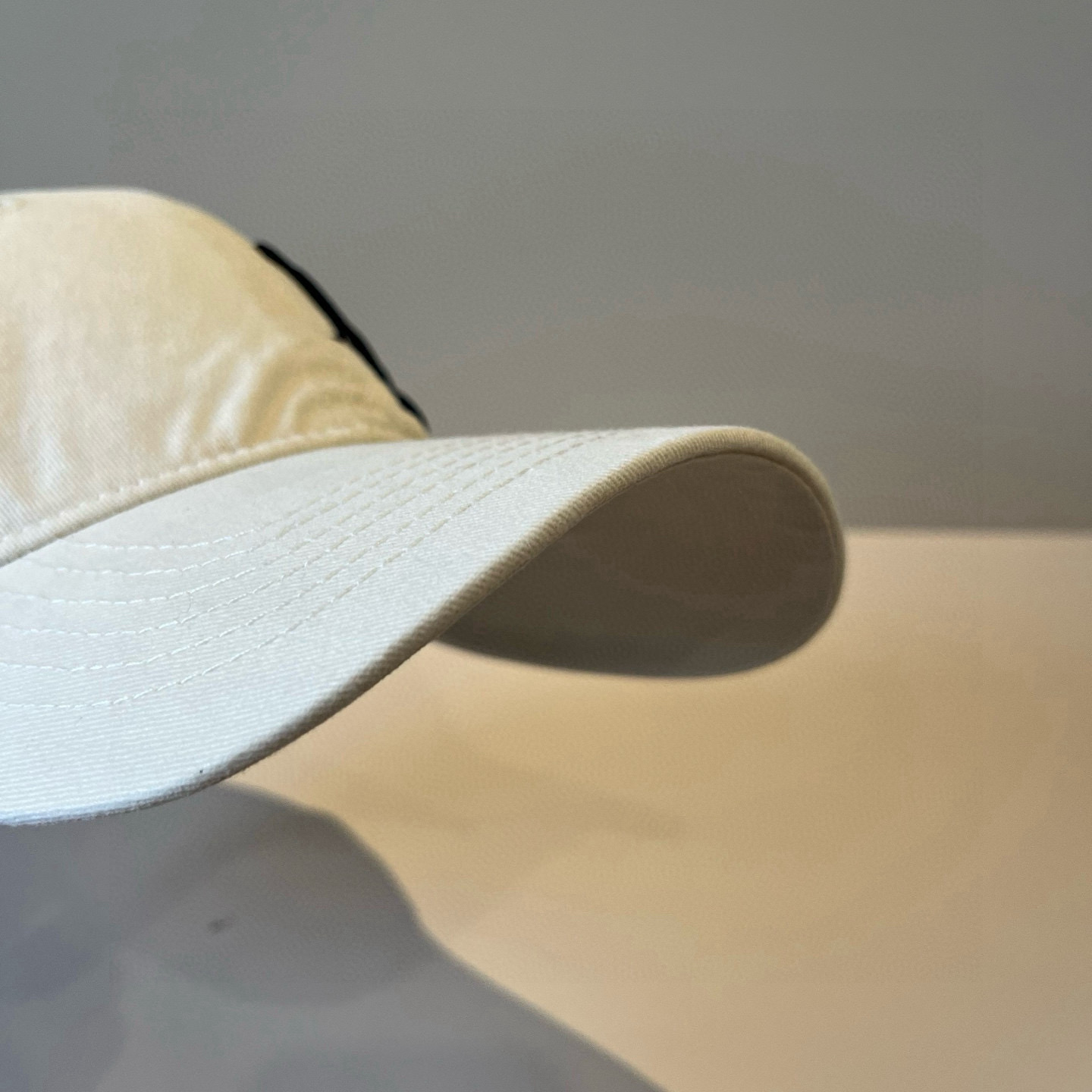 🧢路易威登棒球帽 LouisVuitton😍新款LV棒球帽，重工打造♥️高端大气，百搭款🤗男女通用！跑量