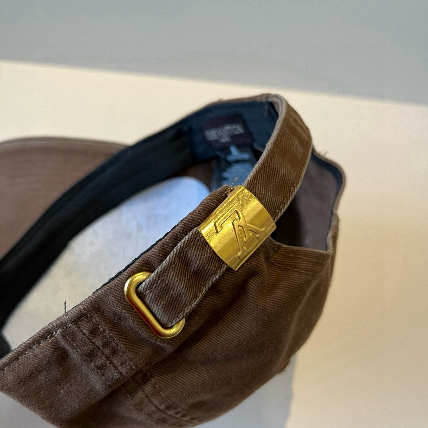 🧢路易威登棒球帽 LouisVuitton😍新款LV棒球帽，重工打造♥️高端大气，百搭款🤗男女通用！跑量