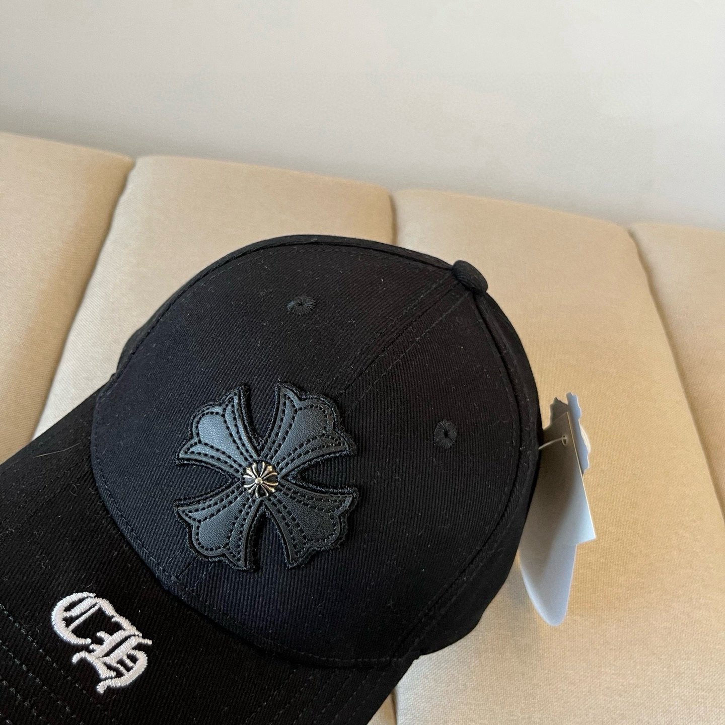  克罗心最新时尚前卫的休闲设计风格，戴上头就是这样好看看哦，做工精细，男女同款！