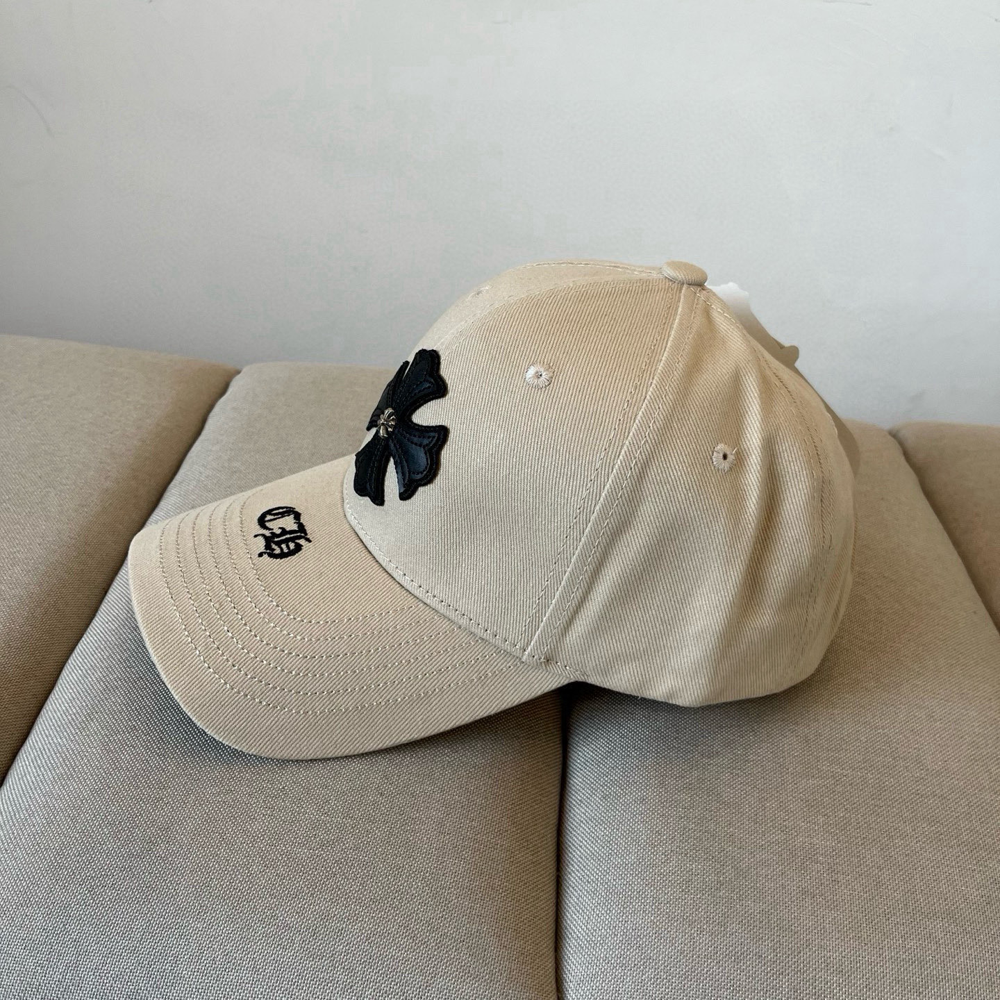  克罗心最新时尚前卫的休闲设计风格，戴上头就是这样好看看哦，做工精细，男女同款！