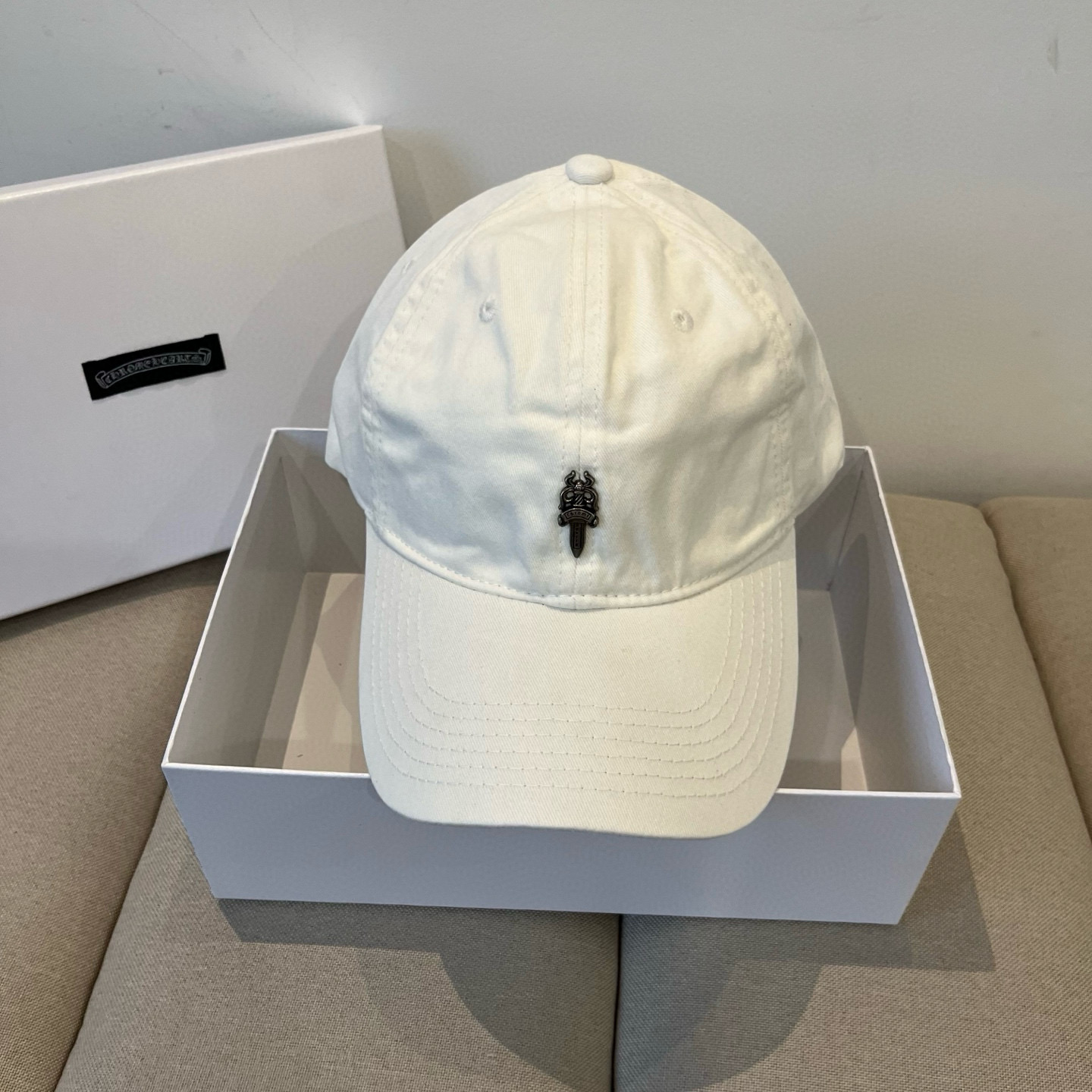  克罗心最新时尚前卫的休闲设计风格，戴上头就是这样好看看哦，做工精细，男女同款！