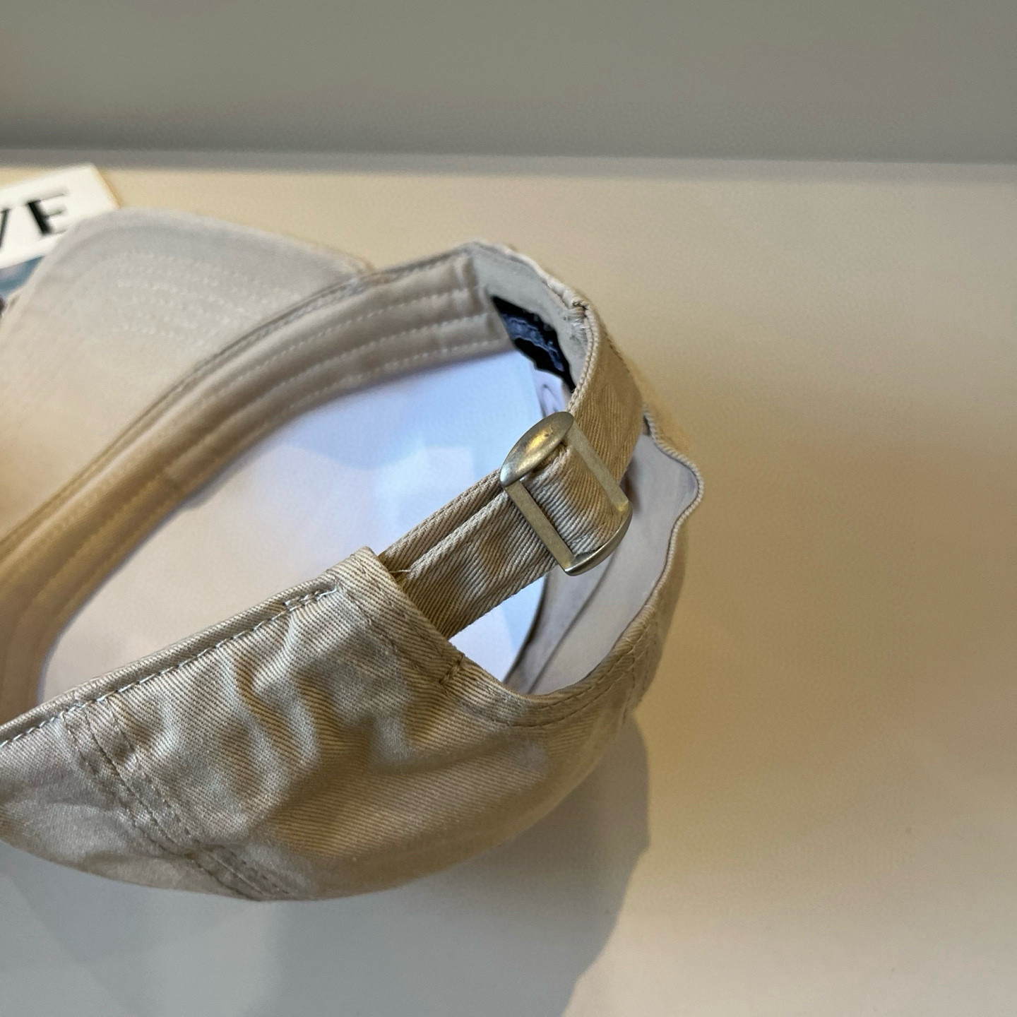  克罗心最新时尚前卫的休闲设计风格，戴上头就是这样好看看哦，做工精细，男女同款！