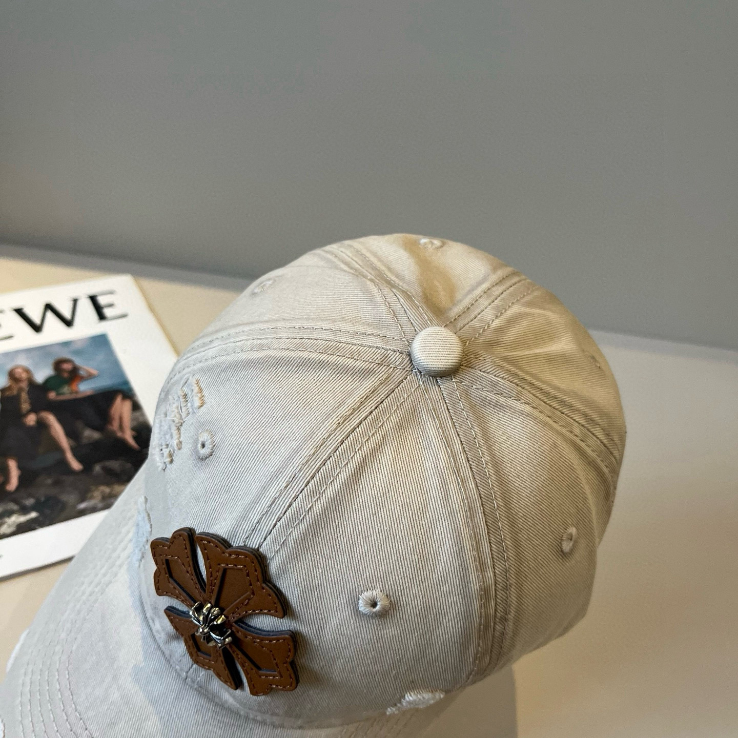  克罗心最新时尚前卫的休闲设计风格，戴上头就是这样好看看哦，做工精细，男女同款！