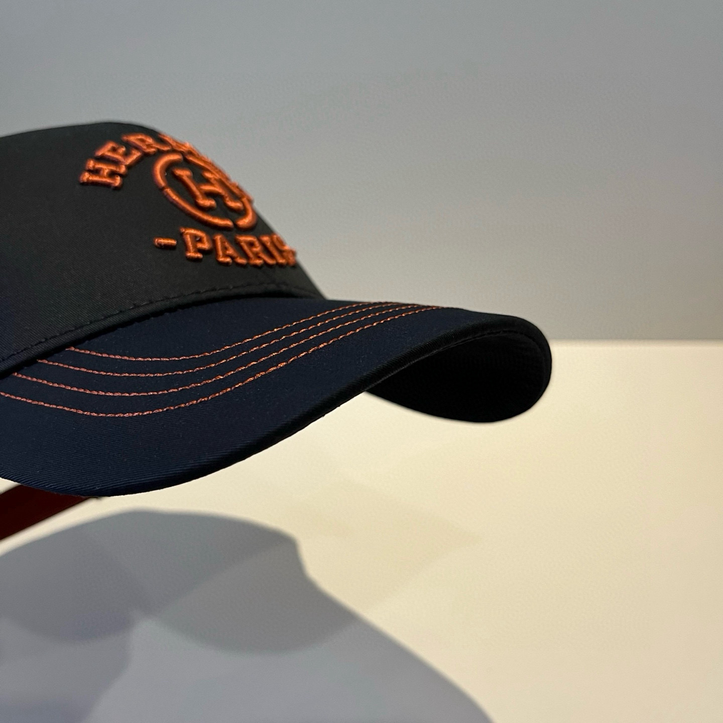  爱马仕Hermes 官网新品经典款 棒球帽🎩 原单品质 火爆来袭。 工艺非常精美爱心 高档大气上档次 