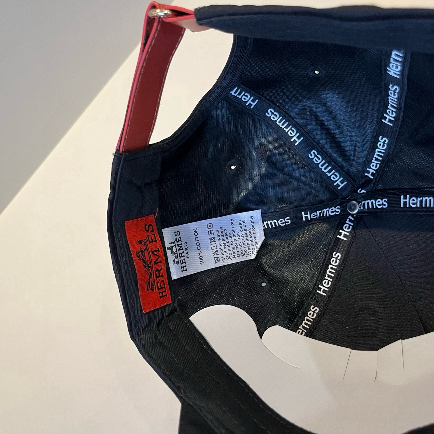  爱马仕Hermes 官网新品经典款 棒球帽🎩 原单品质 火爆来袭。 工艺非常精美爱心 高档大气上档次 