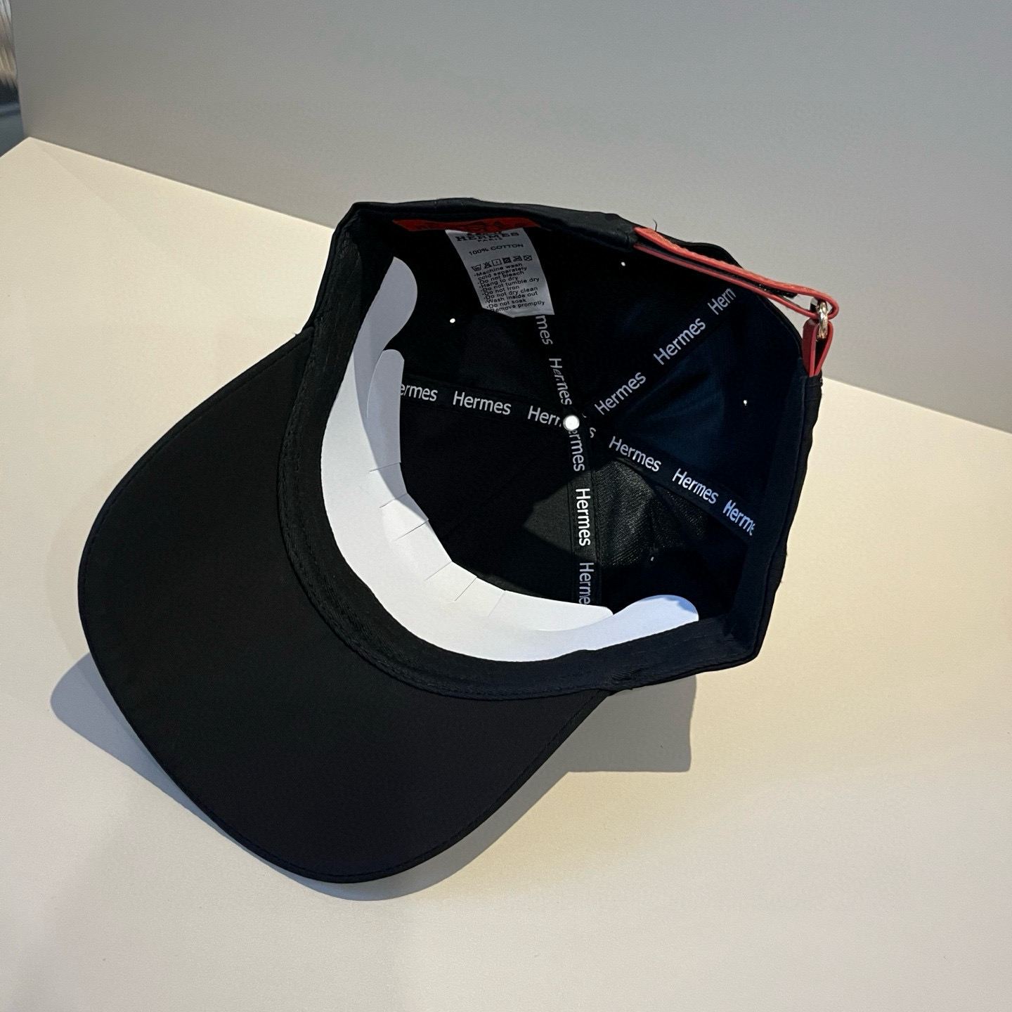  爱马仕Hermes 官网新品经典款 棒球帽🎩 原单品质 火爆来袭。 工艺非常精美爱心 高档大气上档次 