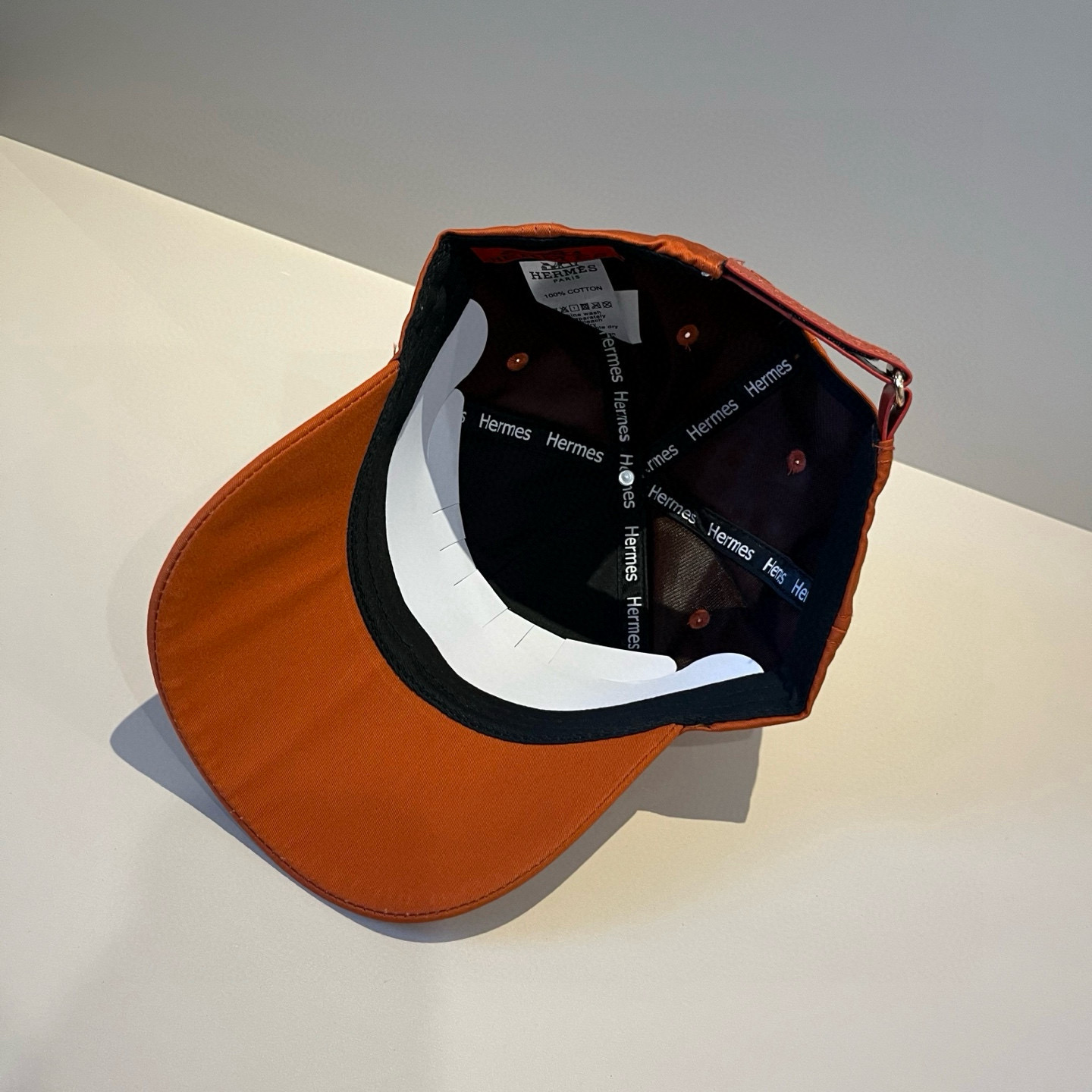  爱马仕Hermes 官网新品经典款 棒球帽🎩 原单品质 火爆来袭。 工艺非常精美爱心 高档大气上档次 