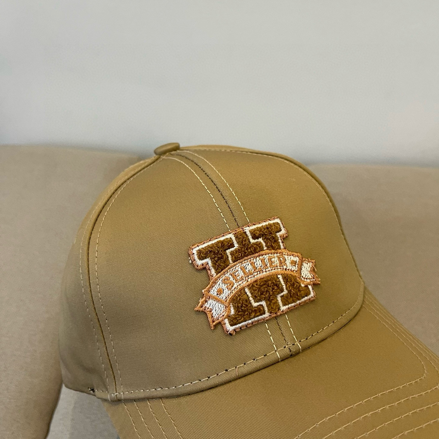  爱马仕Hermes 官网新品经典款 棒球帽🎩 原单品质 火爆来袭。 工艺非常精美爱心 高档大气上档次 