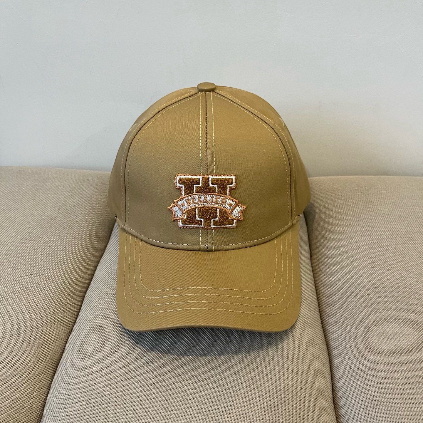  爱马仕Hermes 官网新品经典款 棒球帽🎩 原单品质 火爆来袭。 工艺非常精美爱心 高档大气上档次 