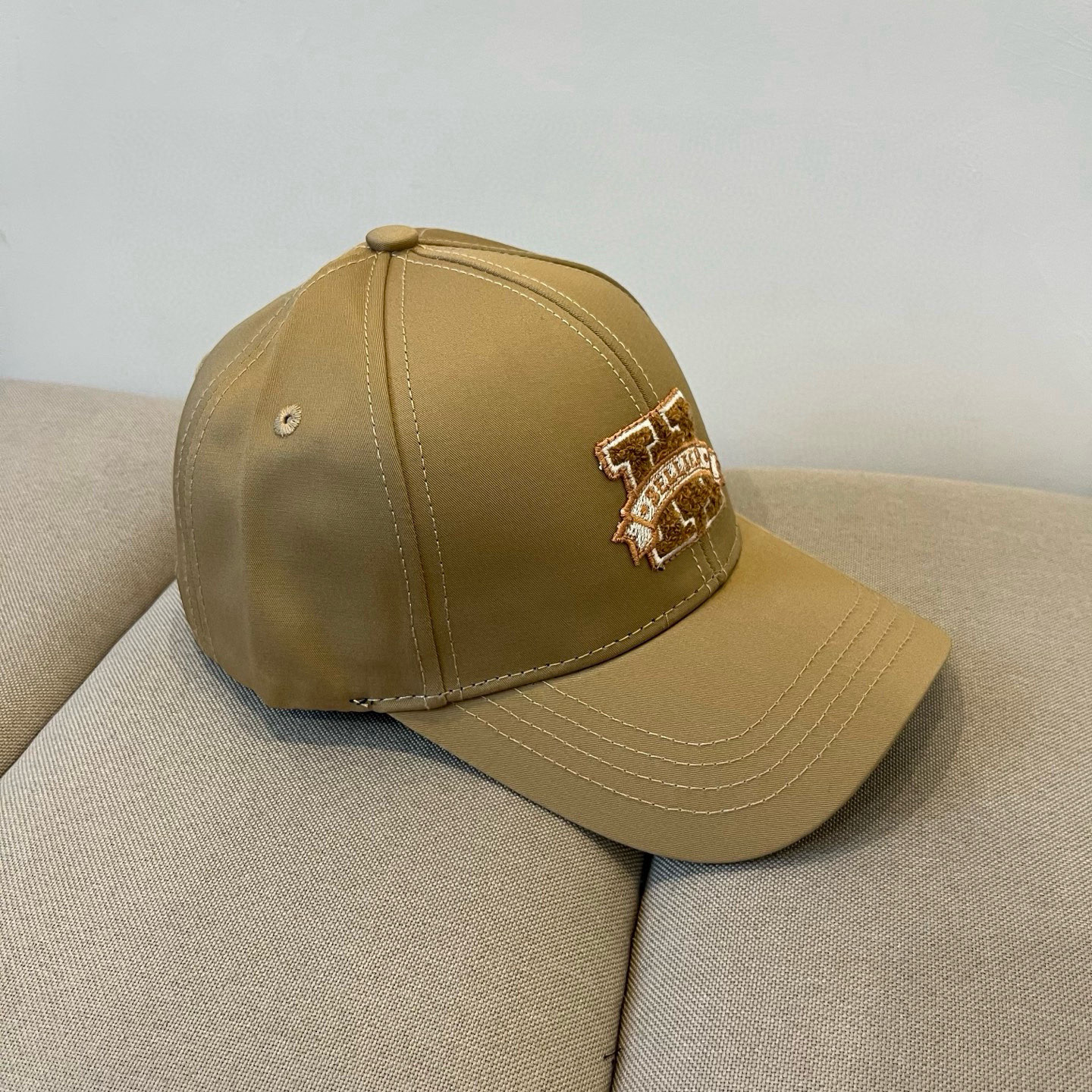  爱马仕Hermes 官网新品经典款 棒球帽🎩 原单品质 火爆来袭。 工艺非常精美爱心 高档大气上档次 