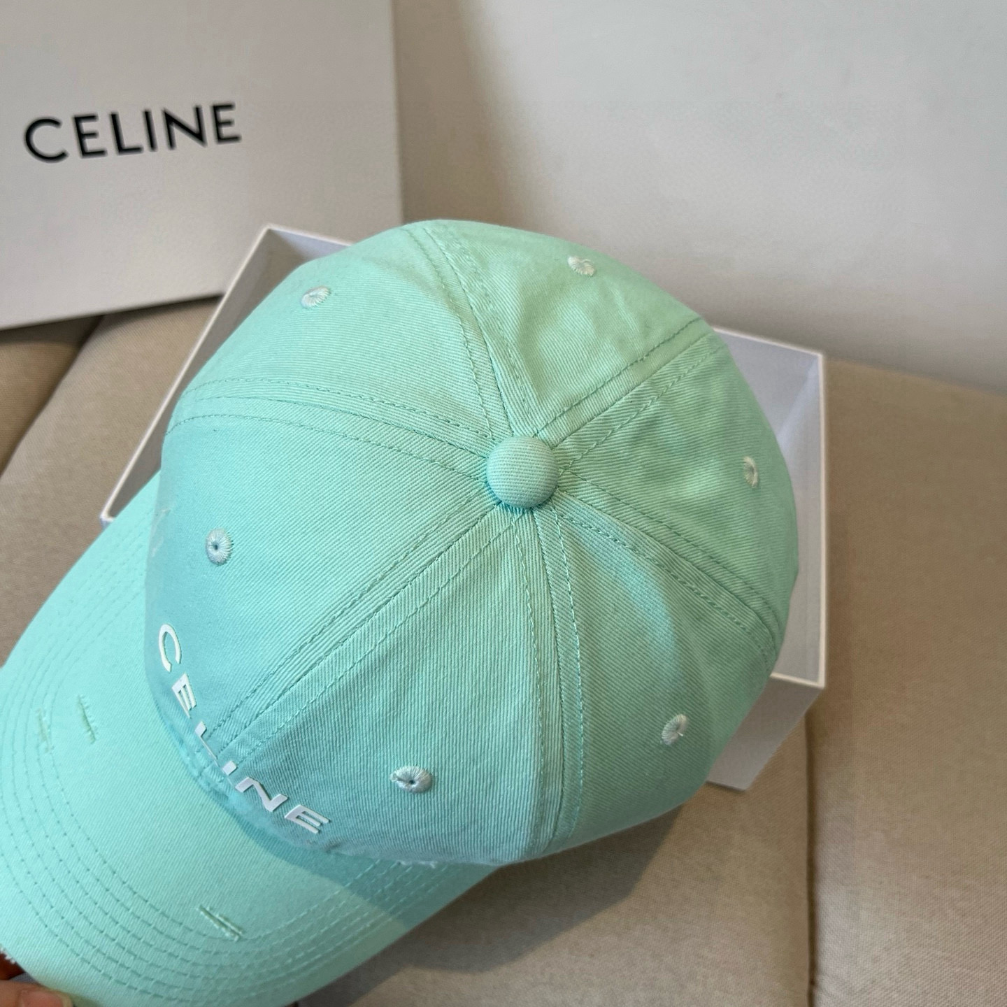 【CELINE赛琳】新款经典休闲潮流款 棒球帽🧢日韩风格，随便搭配都超好看！出门旅游，绝对要入手的一款