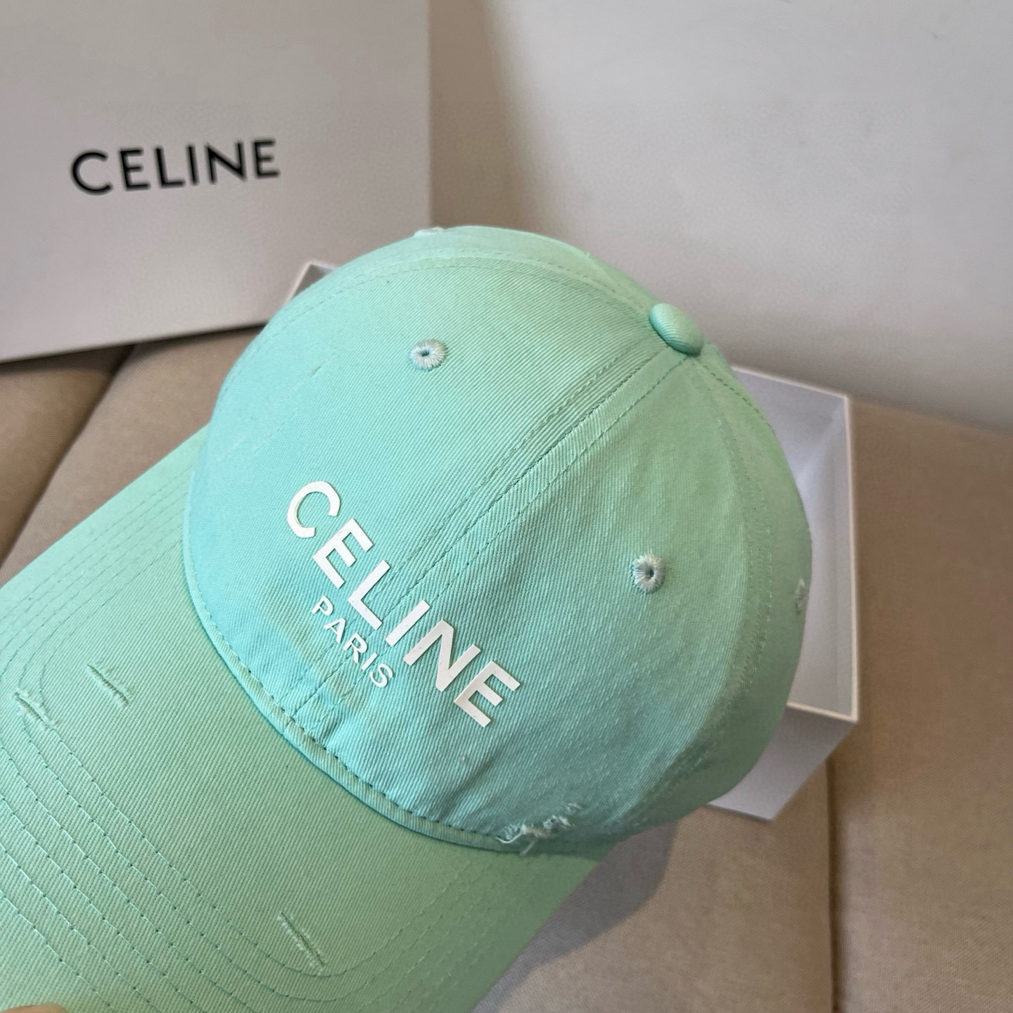 【CELINE赛琳】新款经典休闲潮流款 棒球帽🧢日韩风格，随便搭配都超好看！出门旅游，绝对要入手的一款