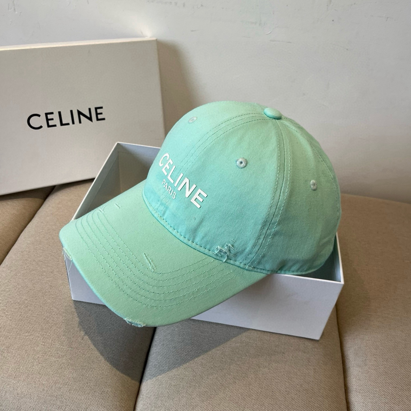 【CELINE赛琳】新款经典休闲潮流款 棒球帽🧢日韩风格，随便搭配都超好看！出门旅游，绝对要入手的一款