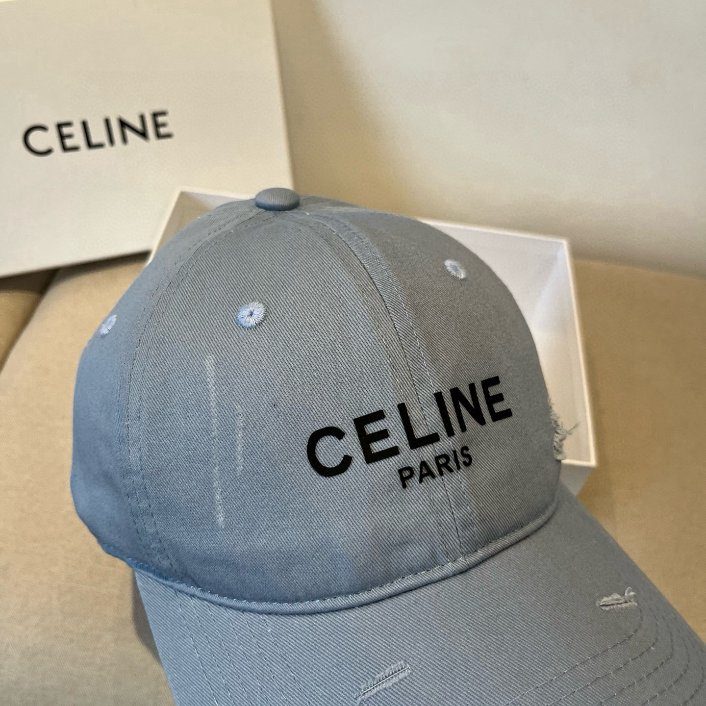 【CELINE赛琳】新款经典休闲潮流款 棒球帽🧢日韩风格，随便搭配都超好看！出门旅游，绝对要入手的一款