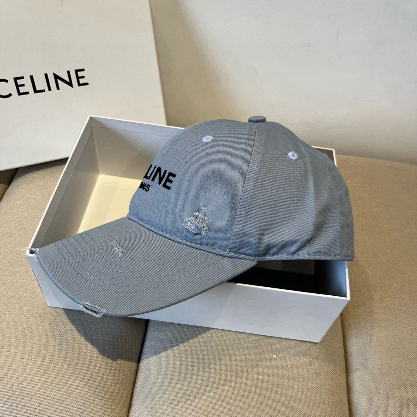 【CELINE赛琳】新款经典休闲潮流款 棒球帽🧢日韩风格，随便搭配都超好看！出门旅游，绝对要入手的一款