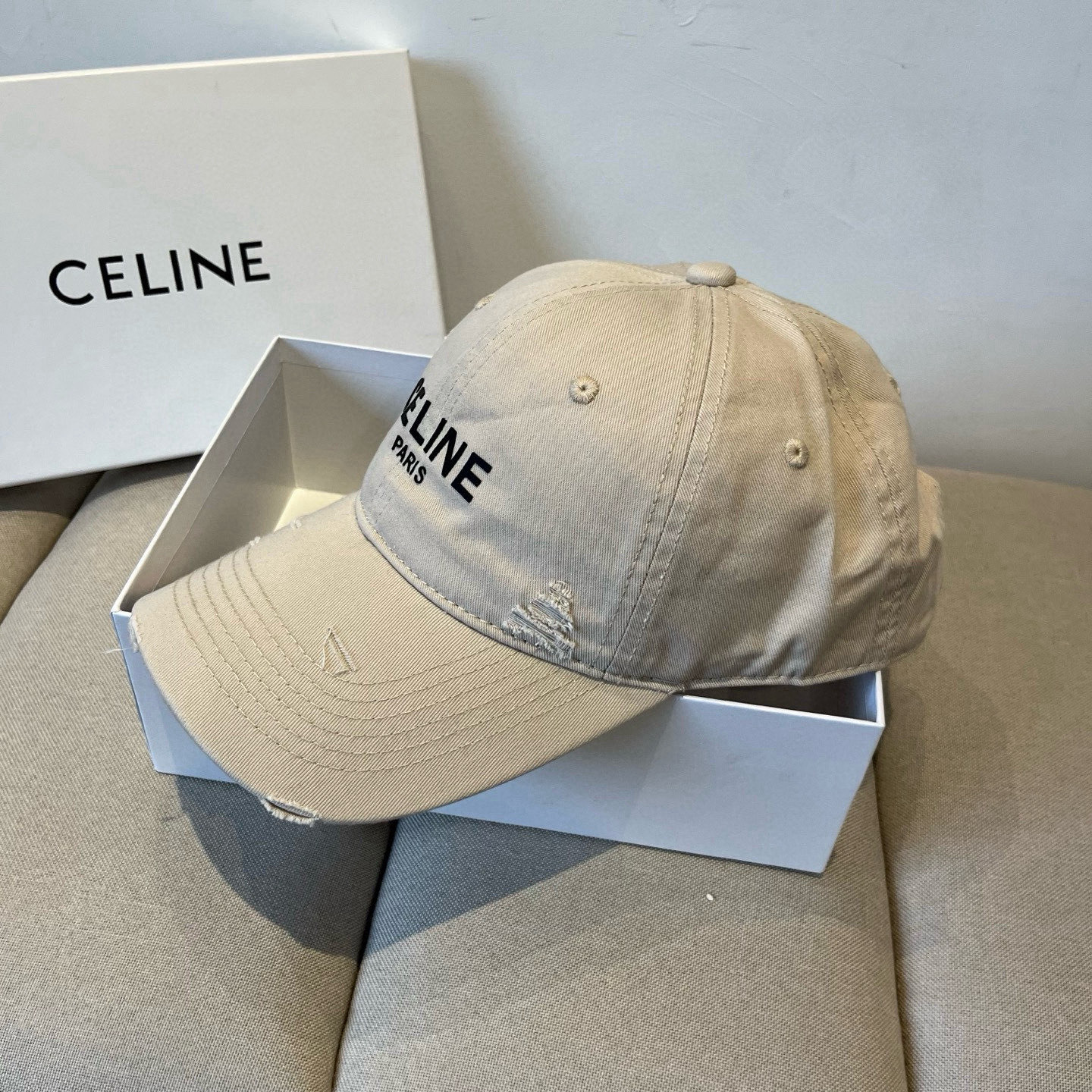 【CELINE赛琳】新款经典休闲潮流款 棒球帽🧢日韩风格，随便搭配都超好看！出门旅游，绝对要入手的一款