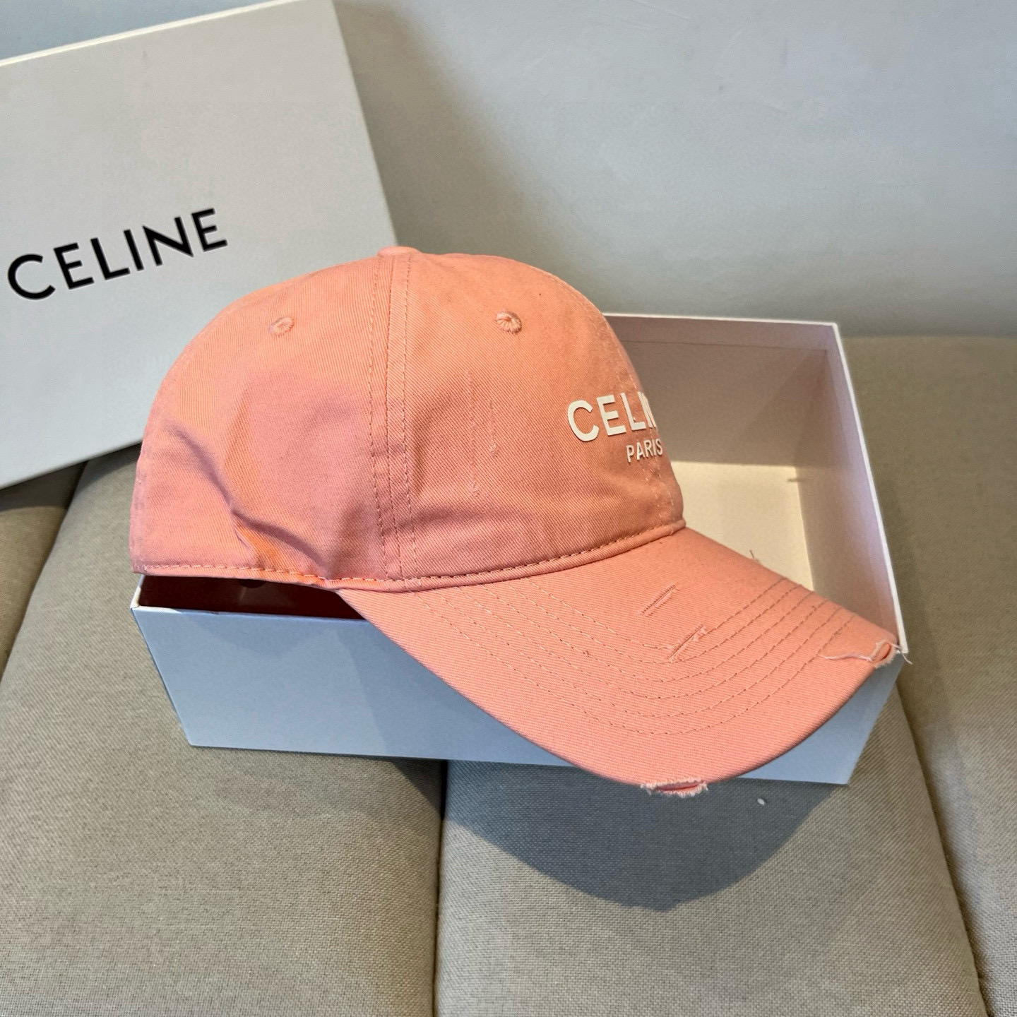 【CELINE赛琳】新款经典休闲潮流款 棒球帽🧢日韩风格，随便搭配都超好看！出门旅游，绝对要入手的一款
