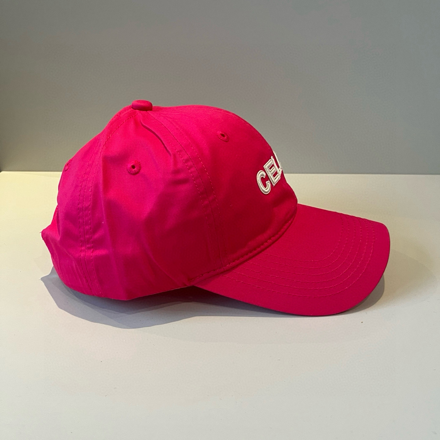 【CELINE赛琳】新款经典休闲潮流款 棒球帽🧢日韩风格，随便搭配都超好看！出门旅游，绝对要入手的一款