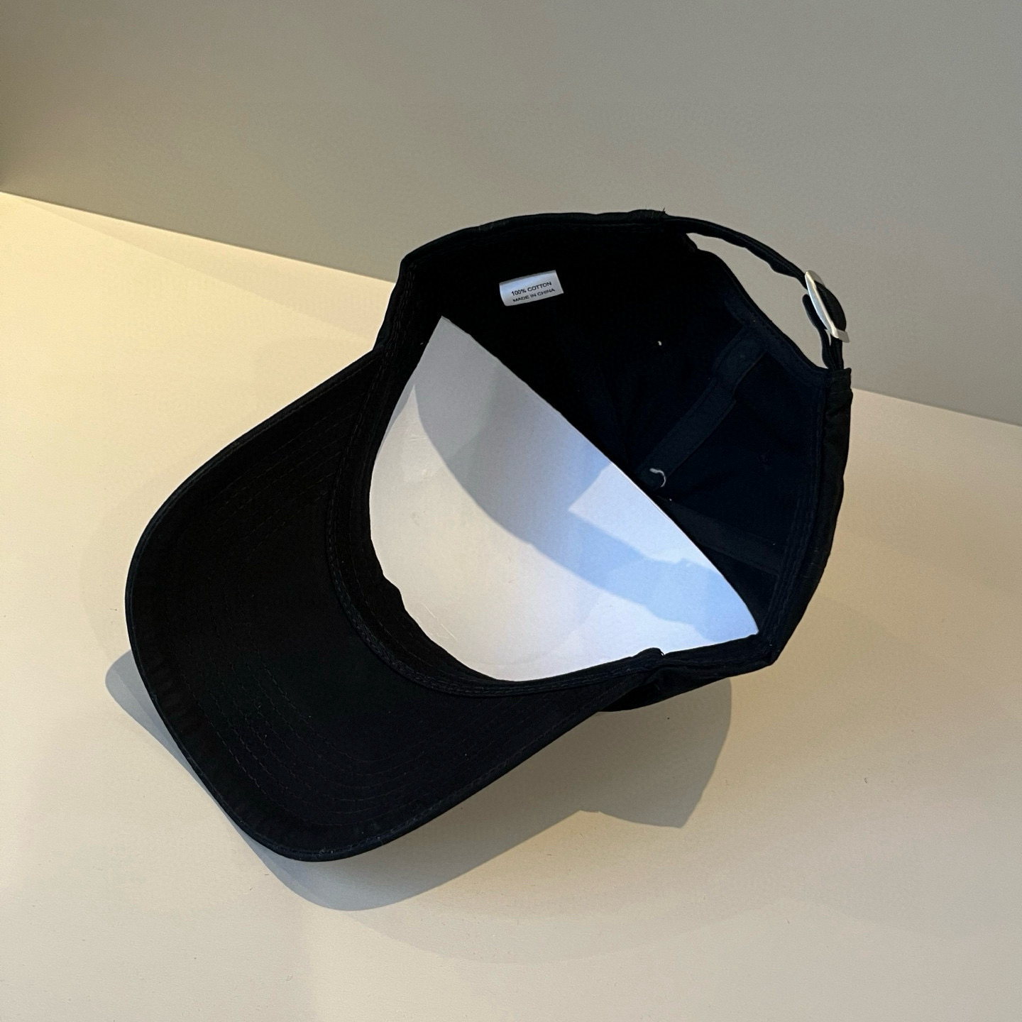 【CELINE赛琳】新款经典休闲潮流款 棒球帽🧢日韩风格，随便搭配都超好看！出门旅游，绝对要入手的一款